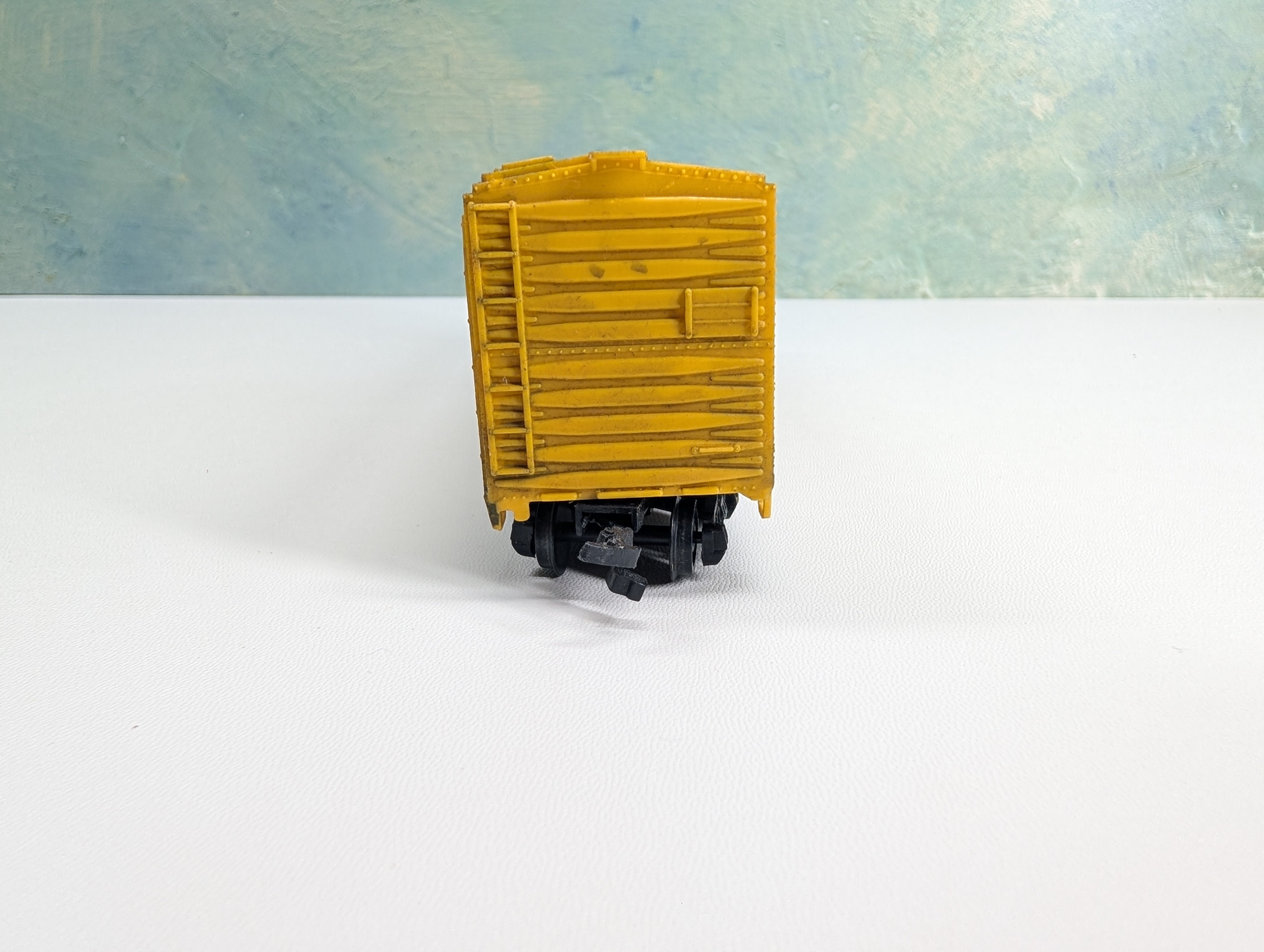 USED HO Scale 50' Box Car Milwaukee Road MILW #56500 Weathered