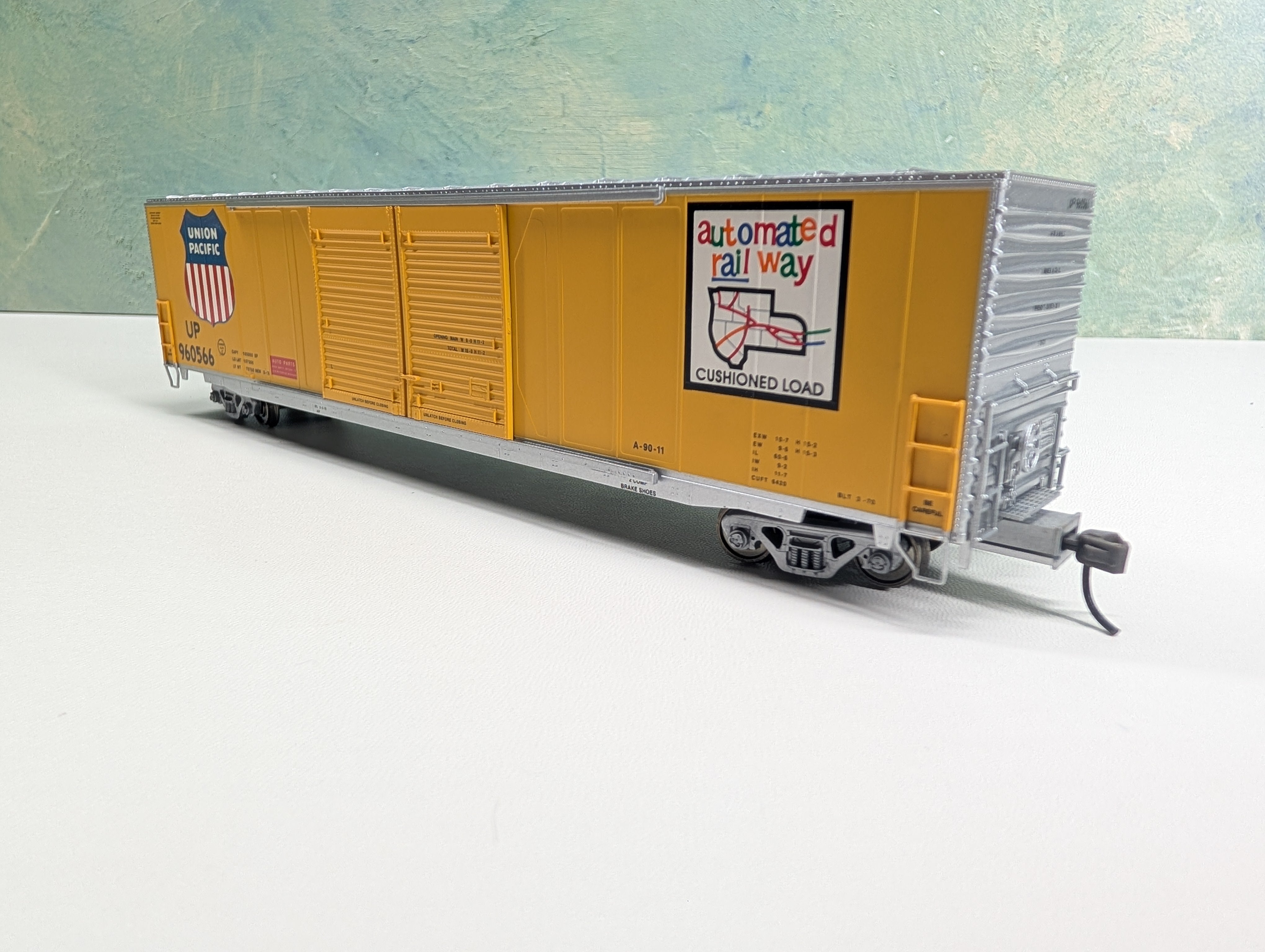 USED Atlas HO Scale 60' DD Box Car Union Pacific UP #960566 Metal Wheels
