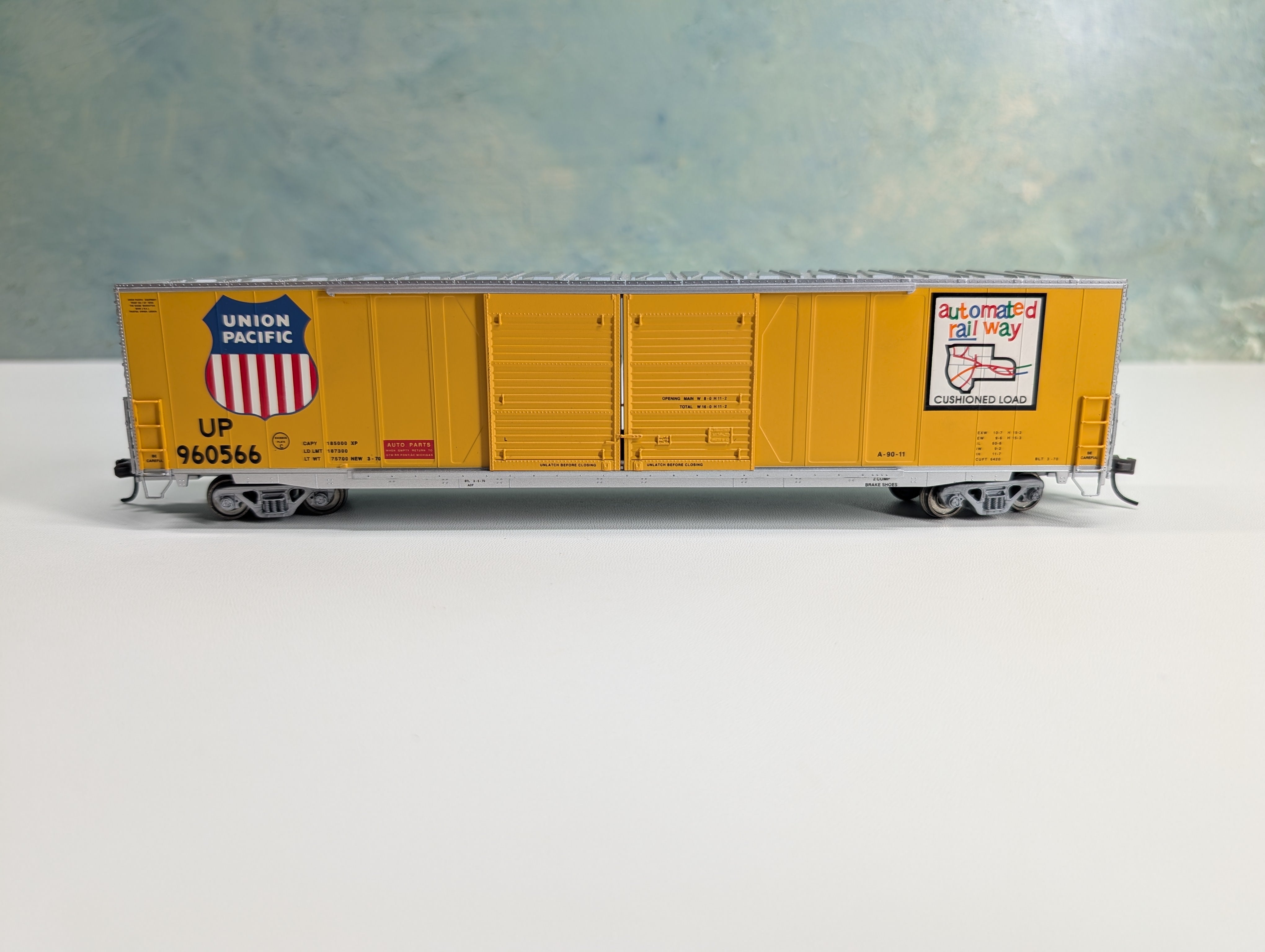 USED Atlas HO Scale 60' DD Box Car Union Pacific UP #960566 Metal Wheels