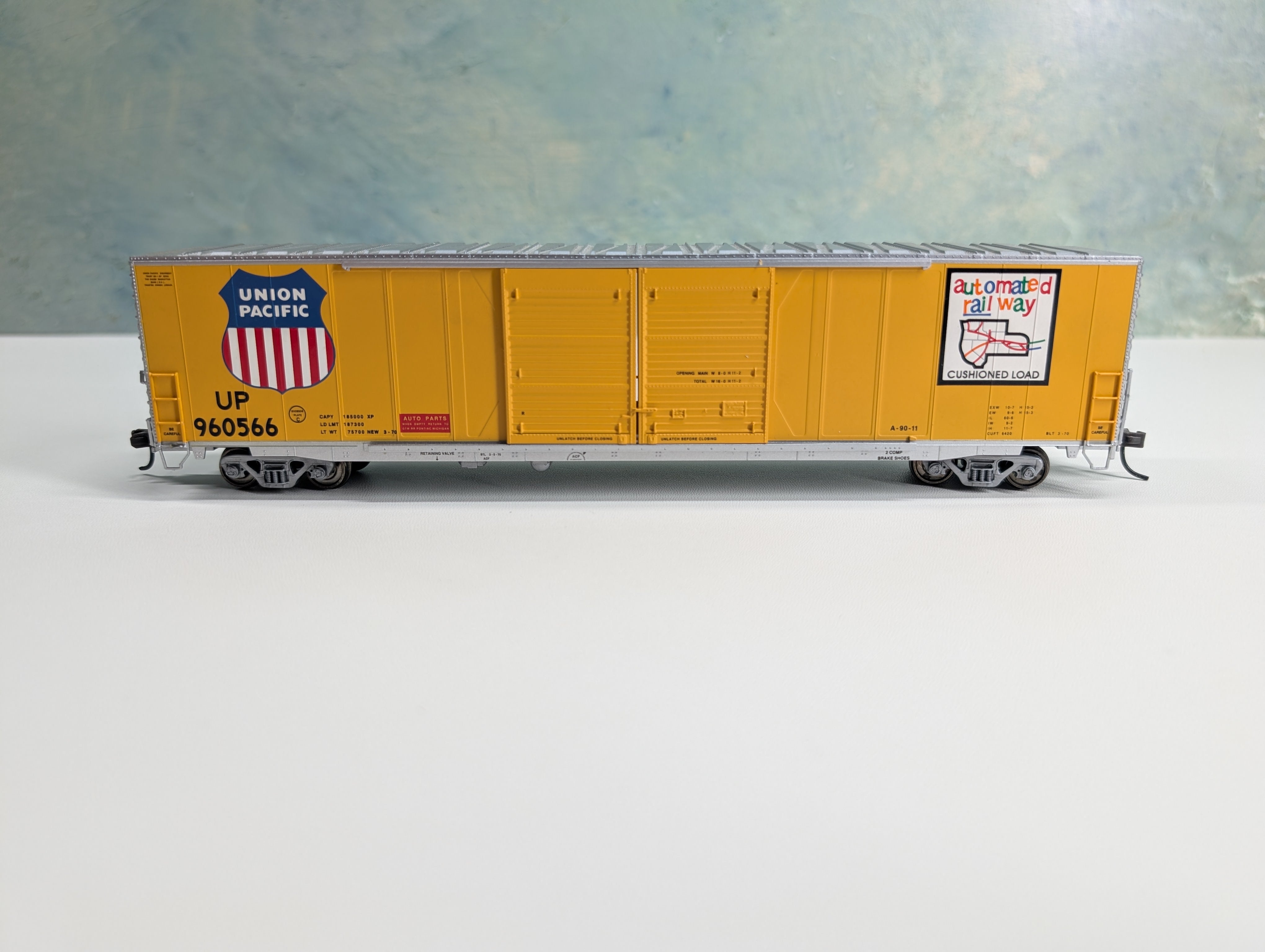 USED Atlas HO Scale 60' DD Box Car Union Pacific UP #960566 Metal Wheels