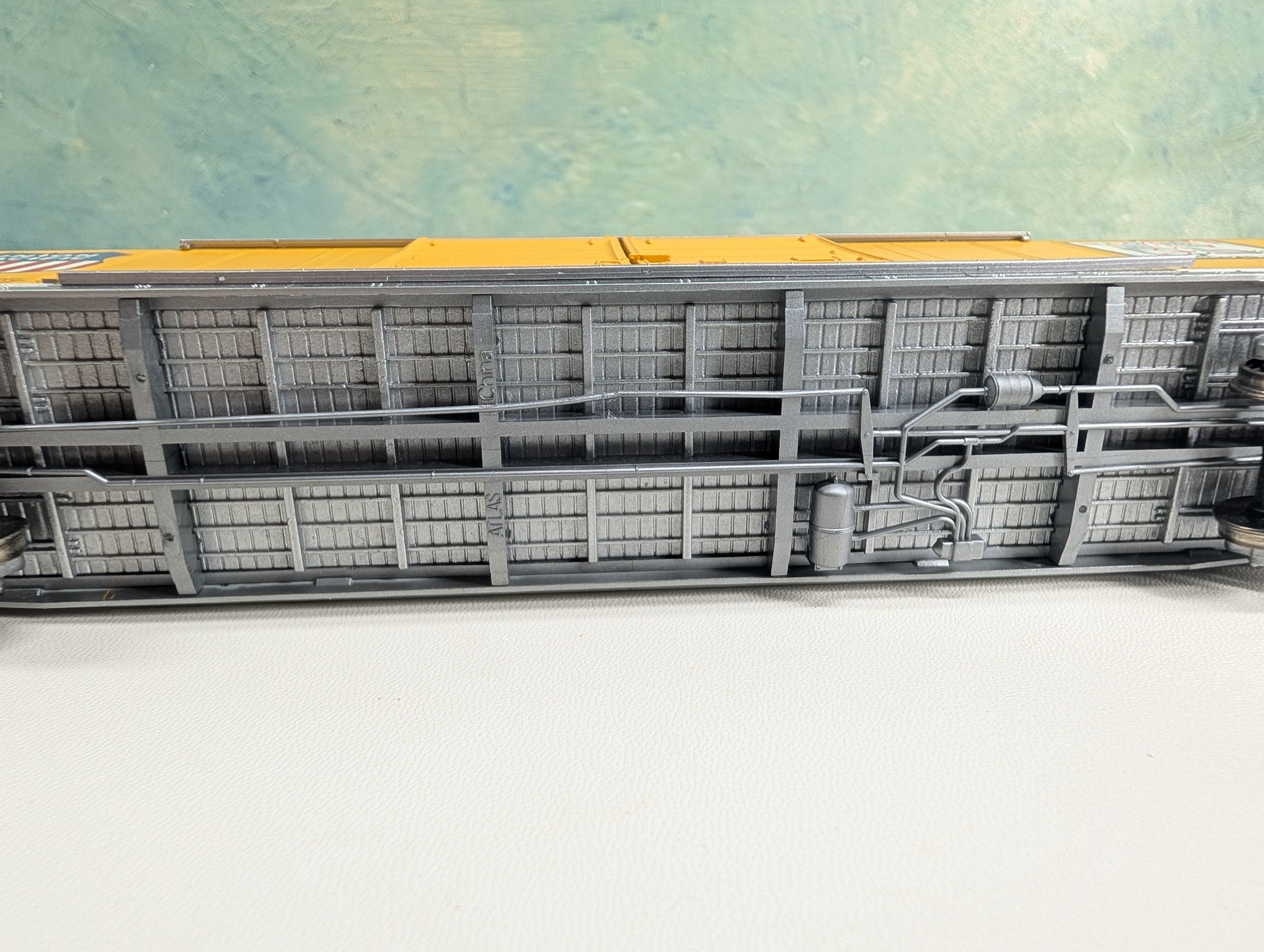 USED Atlas HO Scale 60' DD Box Car Union Pacific UP #960566 Metal Wheels