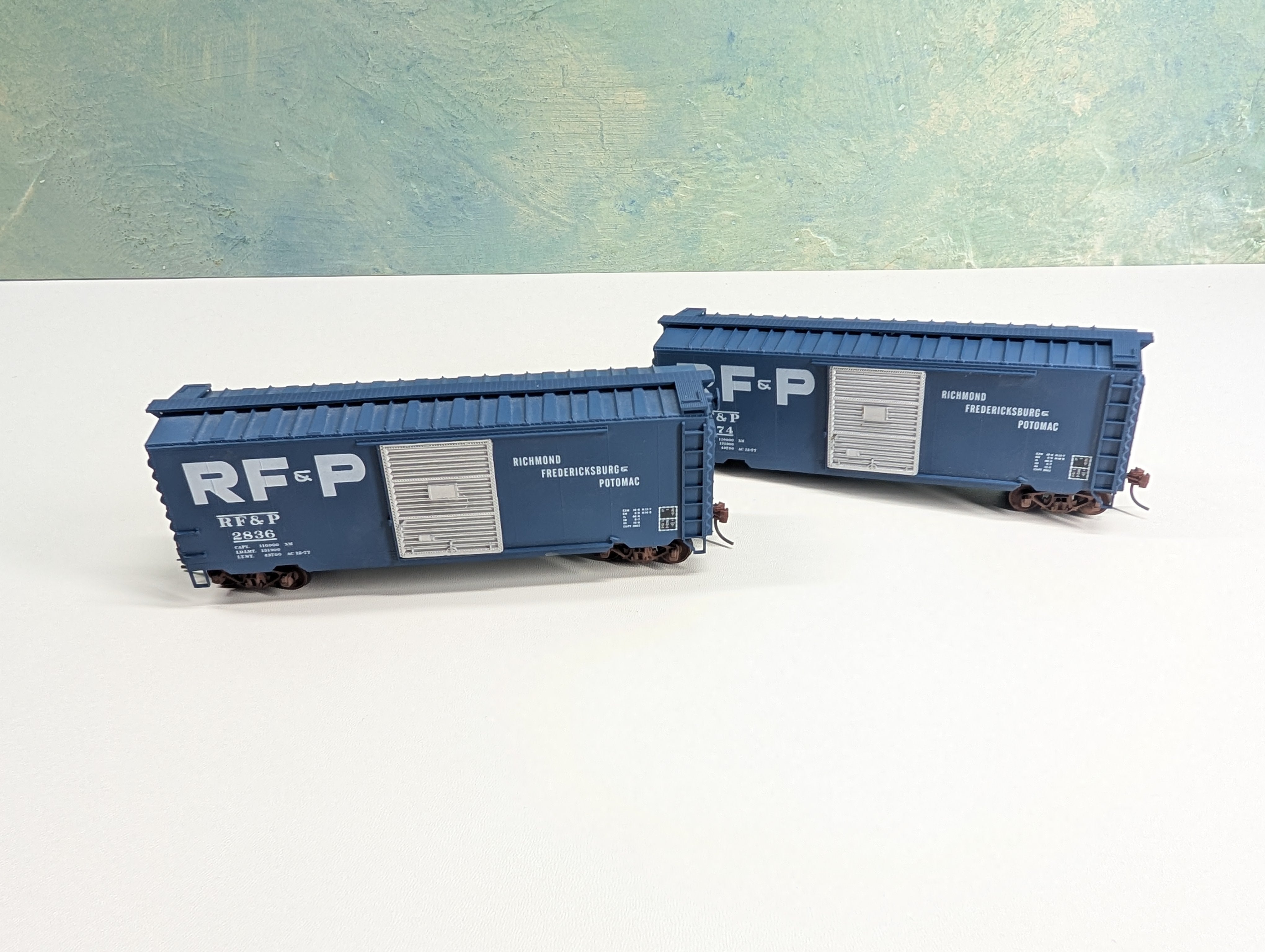 USED Accurail HO Scale 40' Box Car Richmond, Fredericksburg & Potomac RF&P #2836, 2874 (2 pcs)