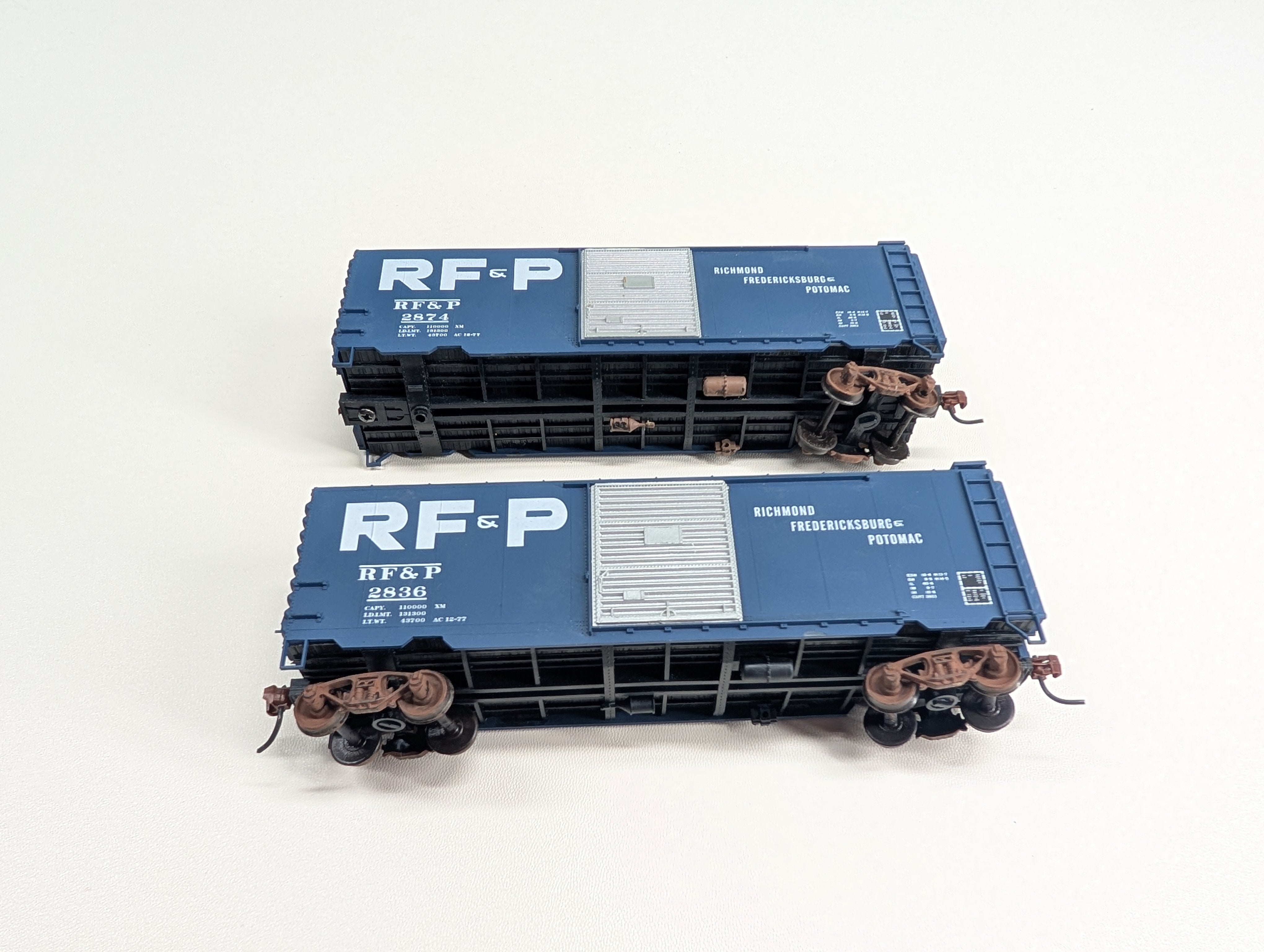 USED Accurail HO Scale 40' Box Car Richmond, Fredericksburg & Potomac RF&P #2836, 2874 (2 pcs)