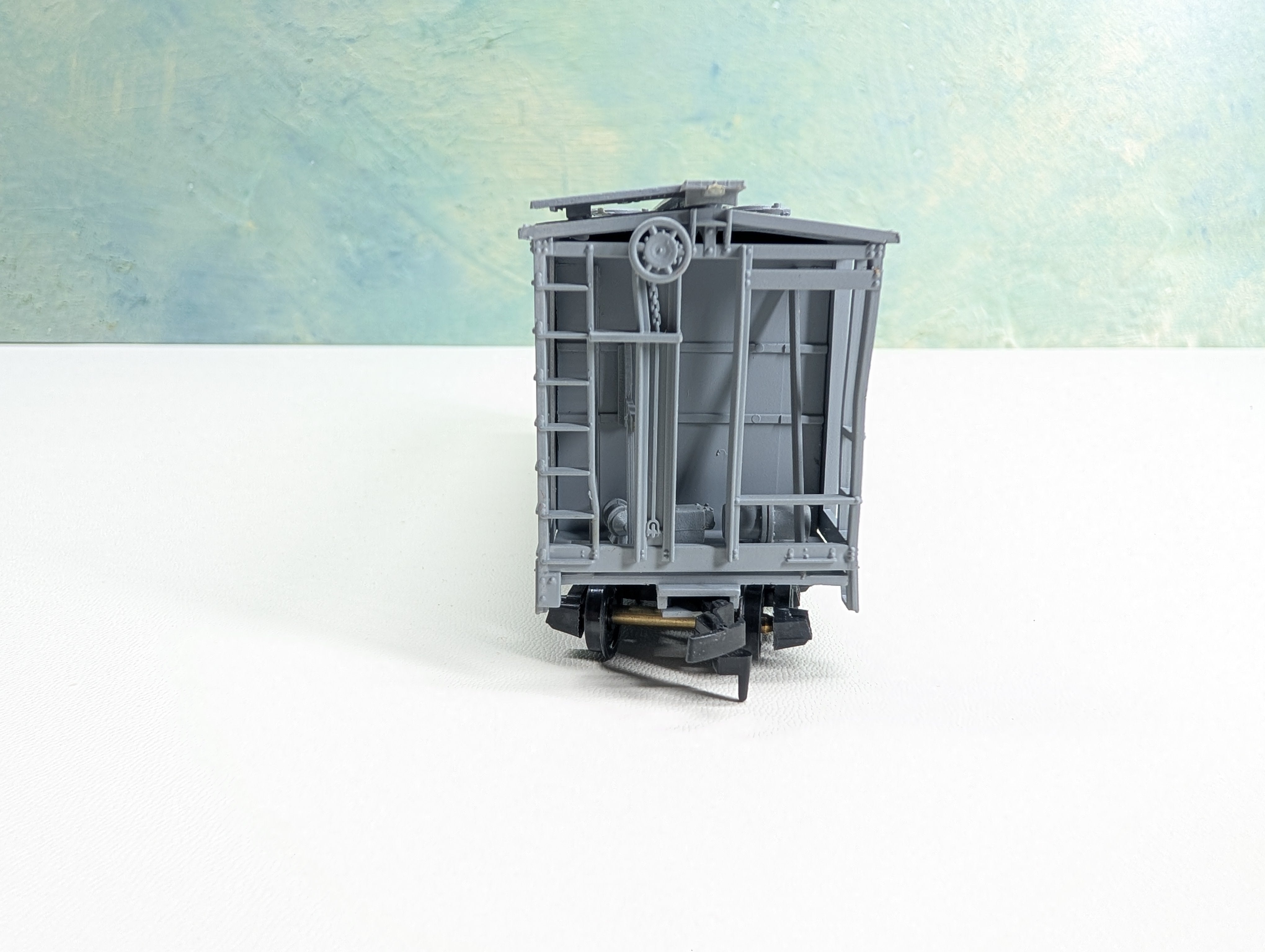 USED Walthers HO Scale Covered Hopper Santa Fe ATSF #310028