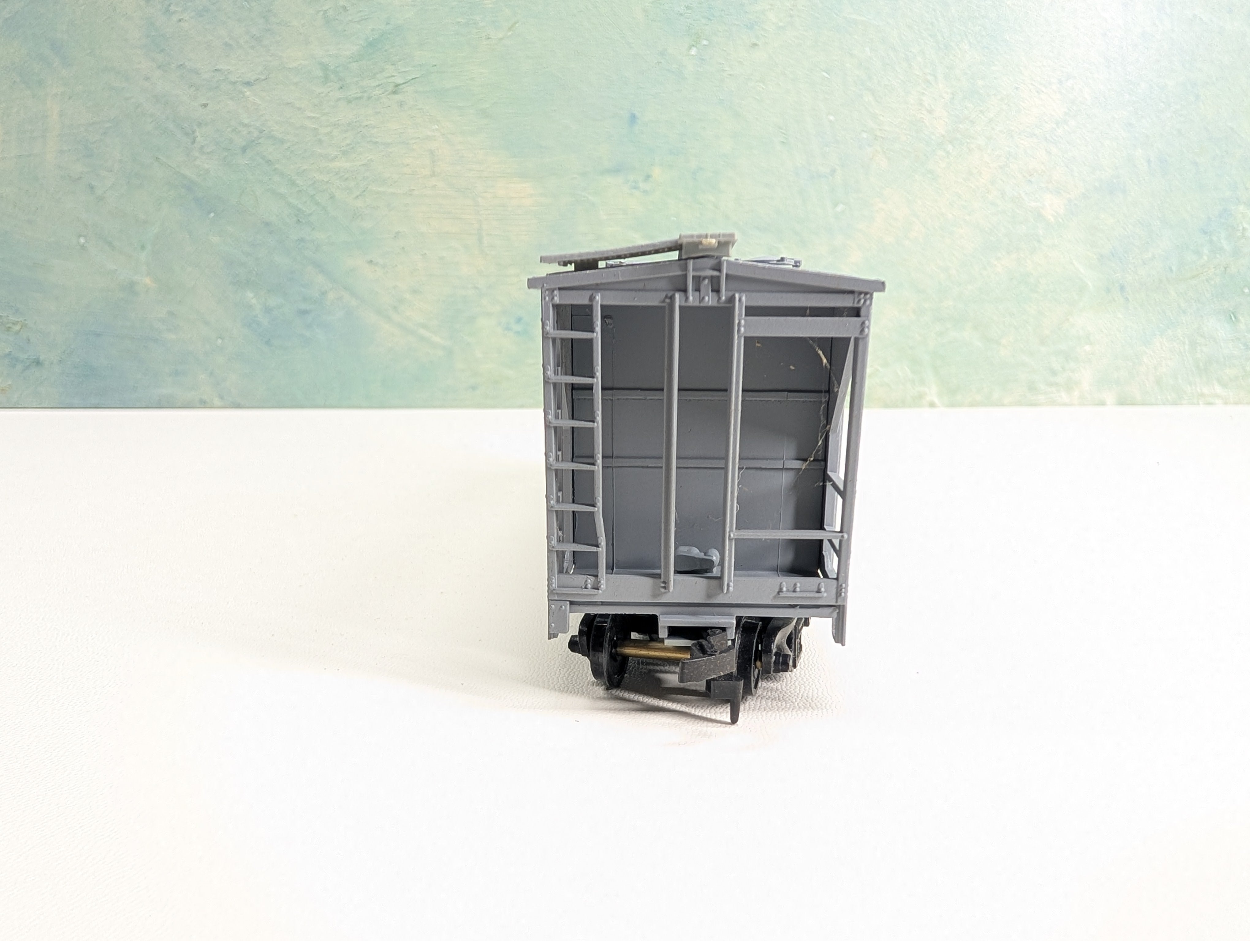 USED Walthers HO Scale Covered Hopper Santa Fe ATSF #310228