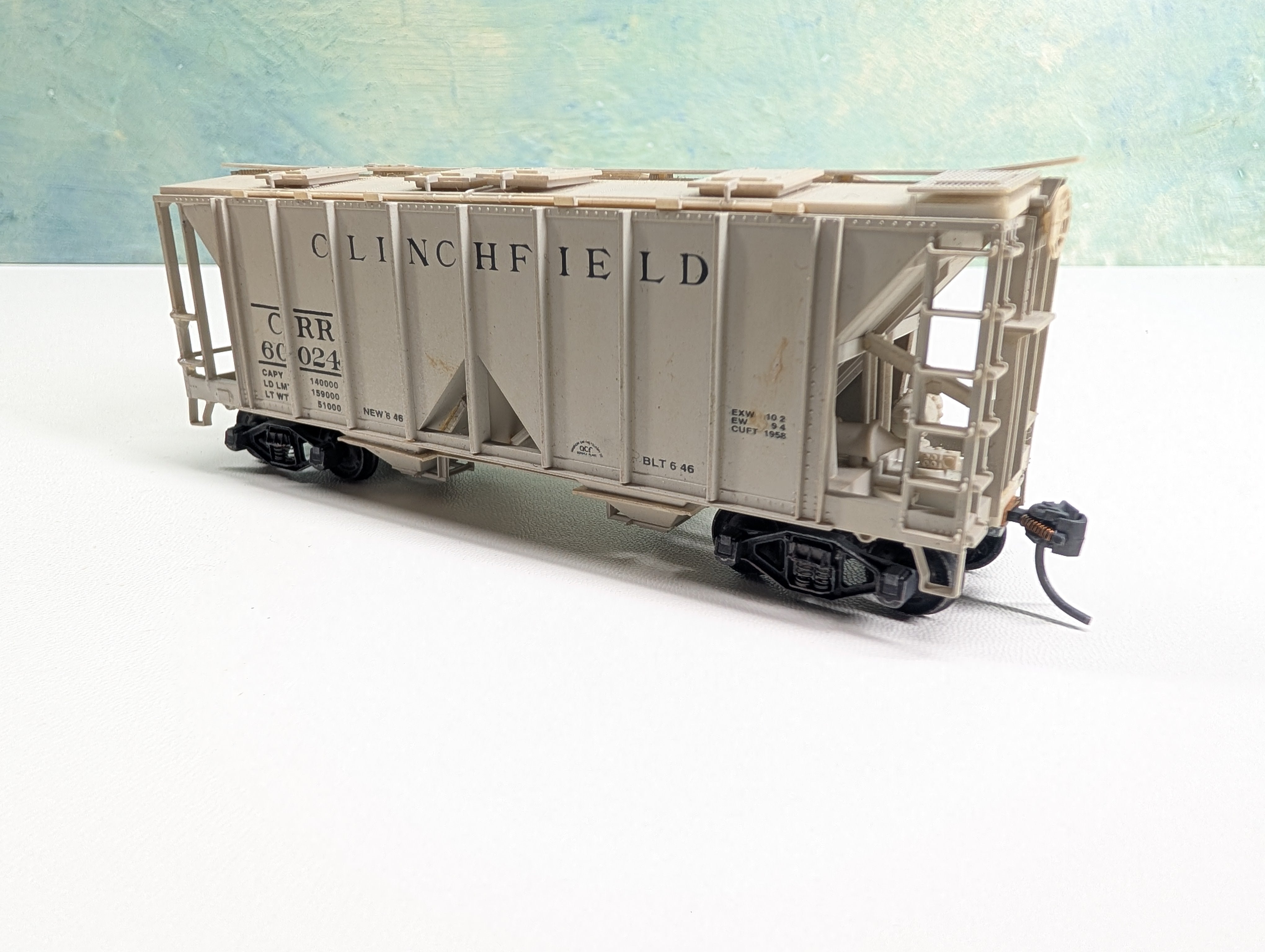 USED Bowser HO Scale Covered Hopper Clinchfield CRR #60024