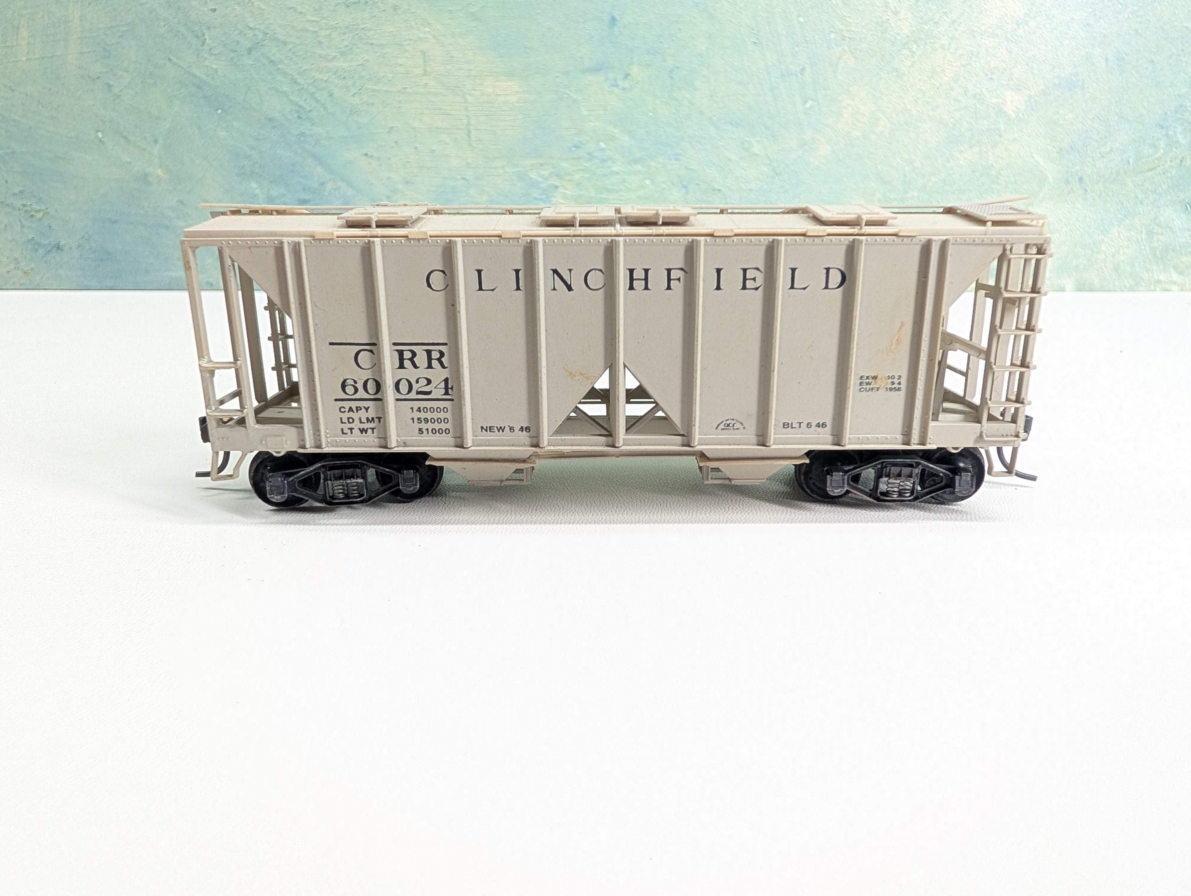 USED Bowser HO Scale Covered Hopper Clinchfield CRR #60024