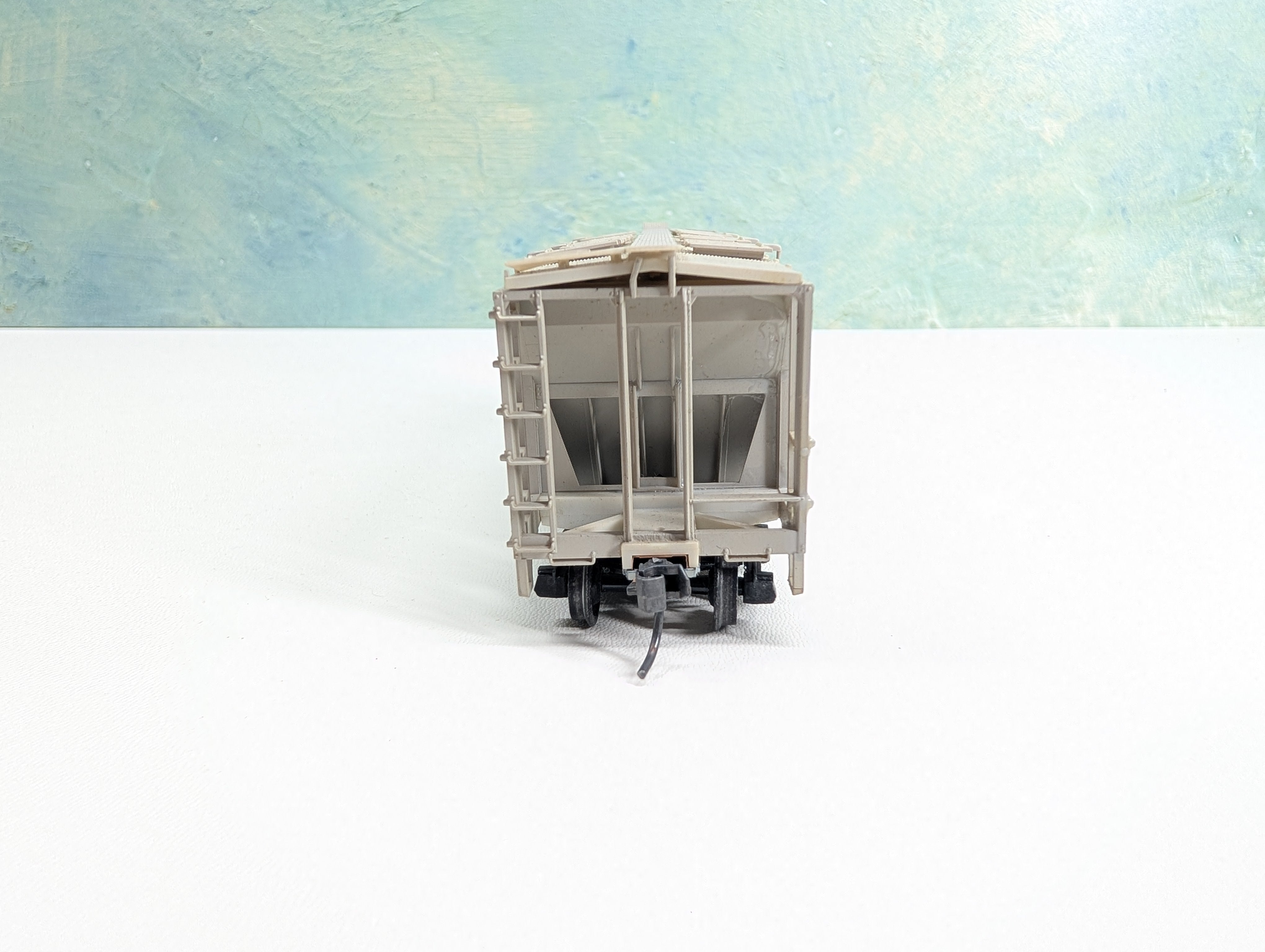 USED Bowser HO Scale Covered Hopper Clinchfield CRR #60024