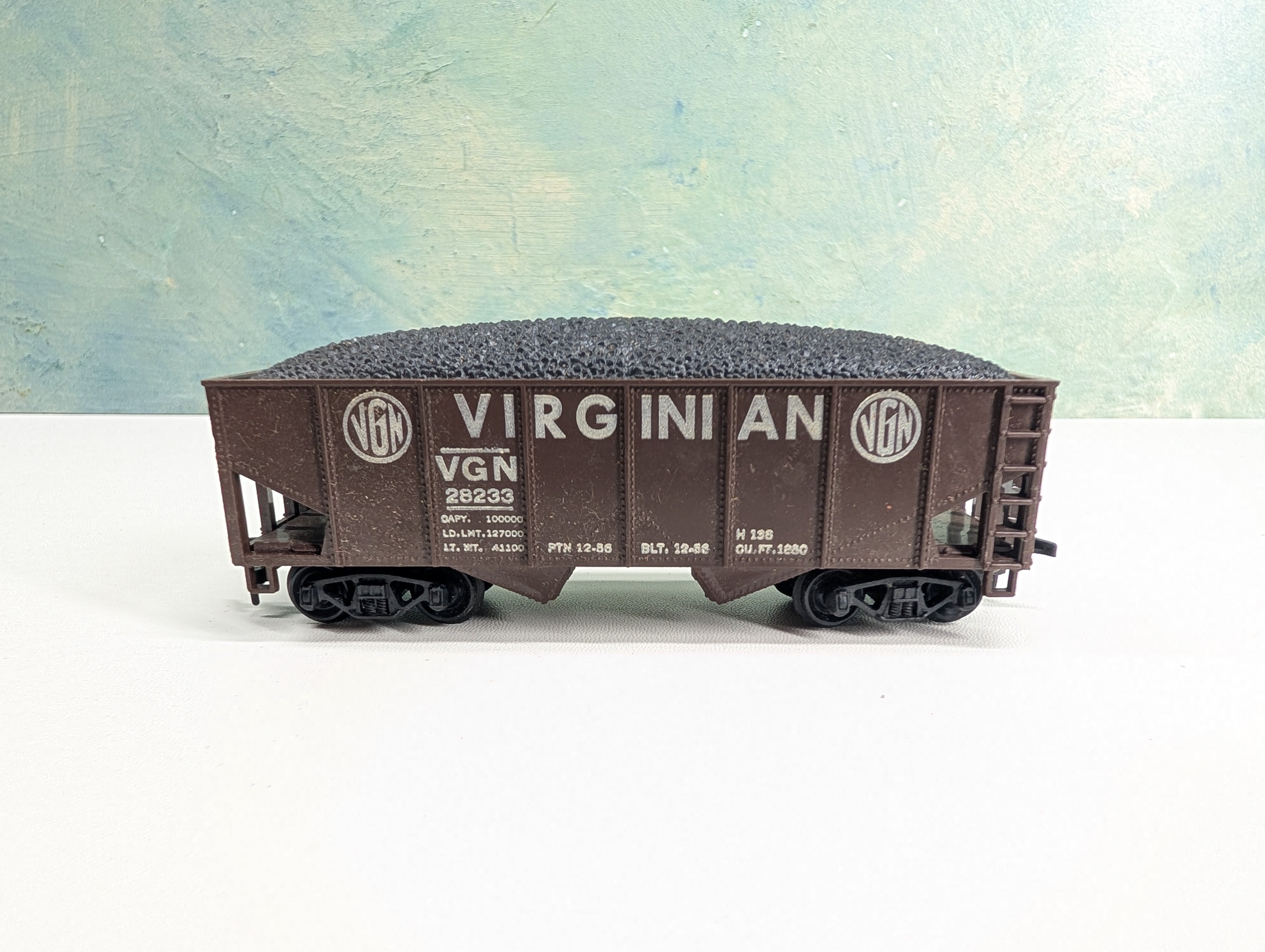 USED Marx HO Scale 2 Bay Hopper w/ Coal Virginian VGN #28233