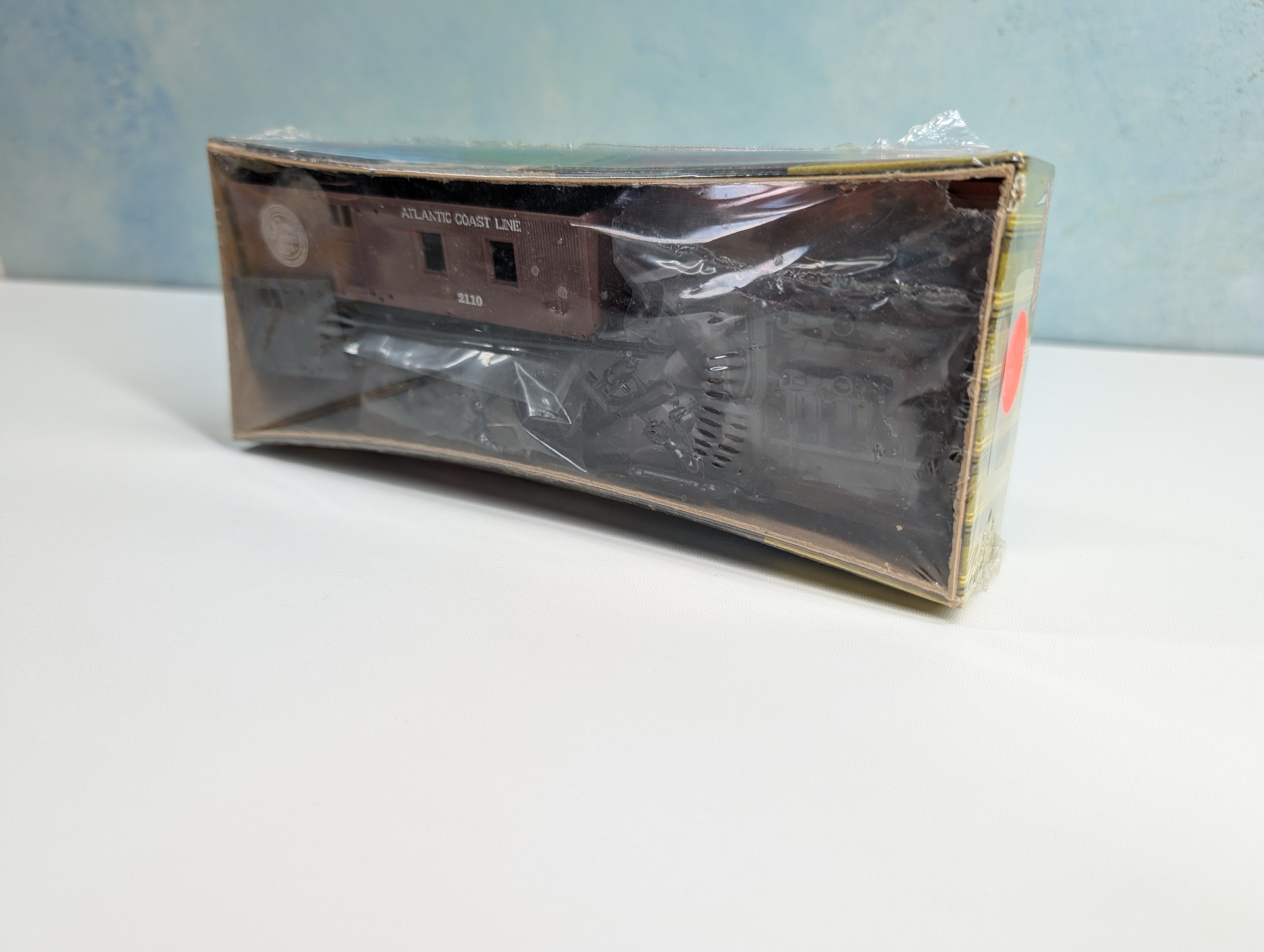 Roundhouse HO Scale Small Side Door Caboose Atlantic Coast Line #2110 KIT