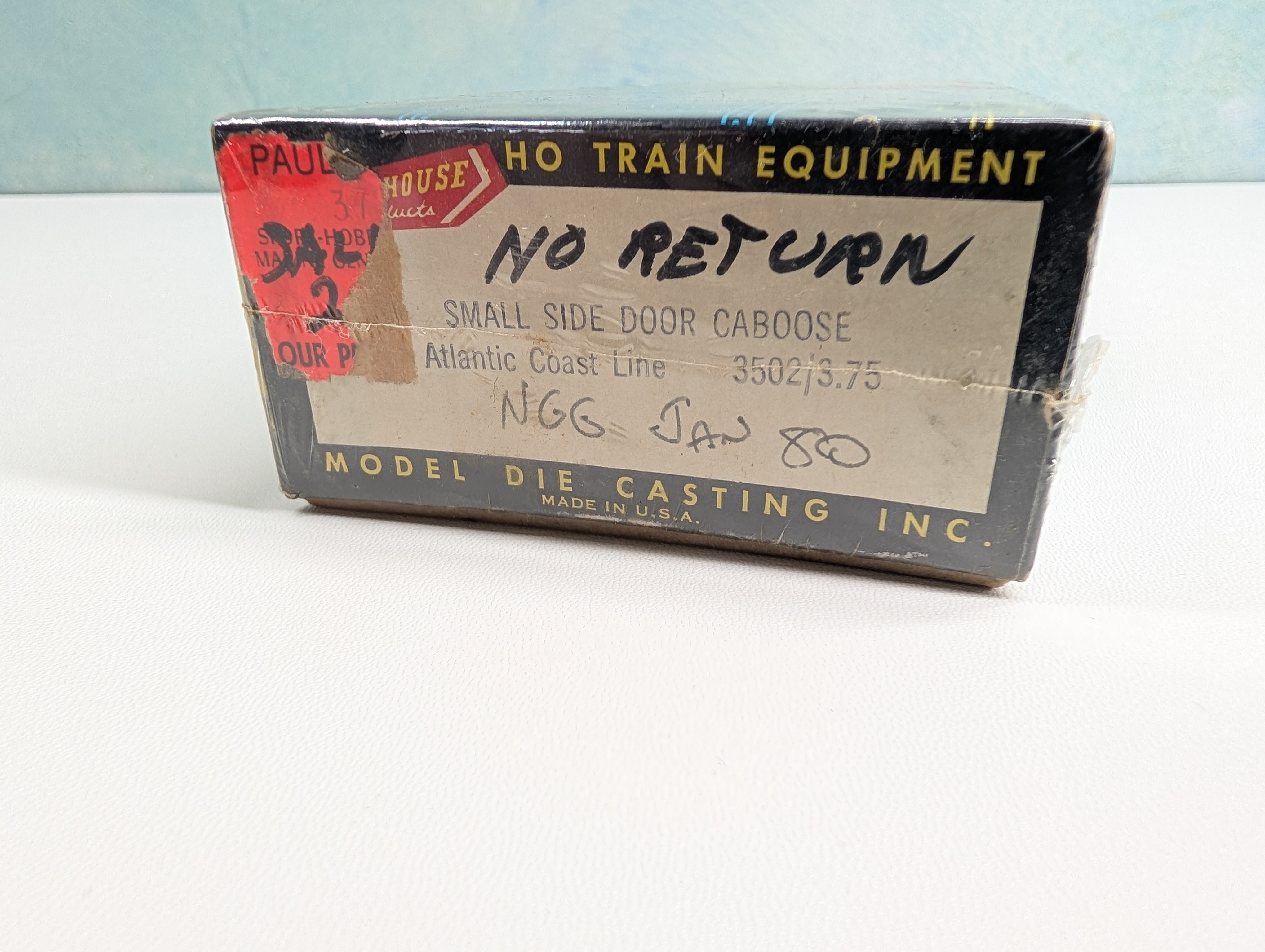 Roundhouse HO Scale Small Side Door Caboose Atlantic Coast Line #2110 KIT