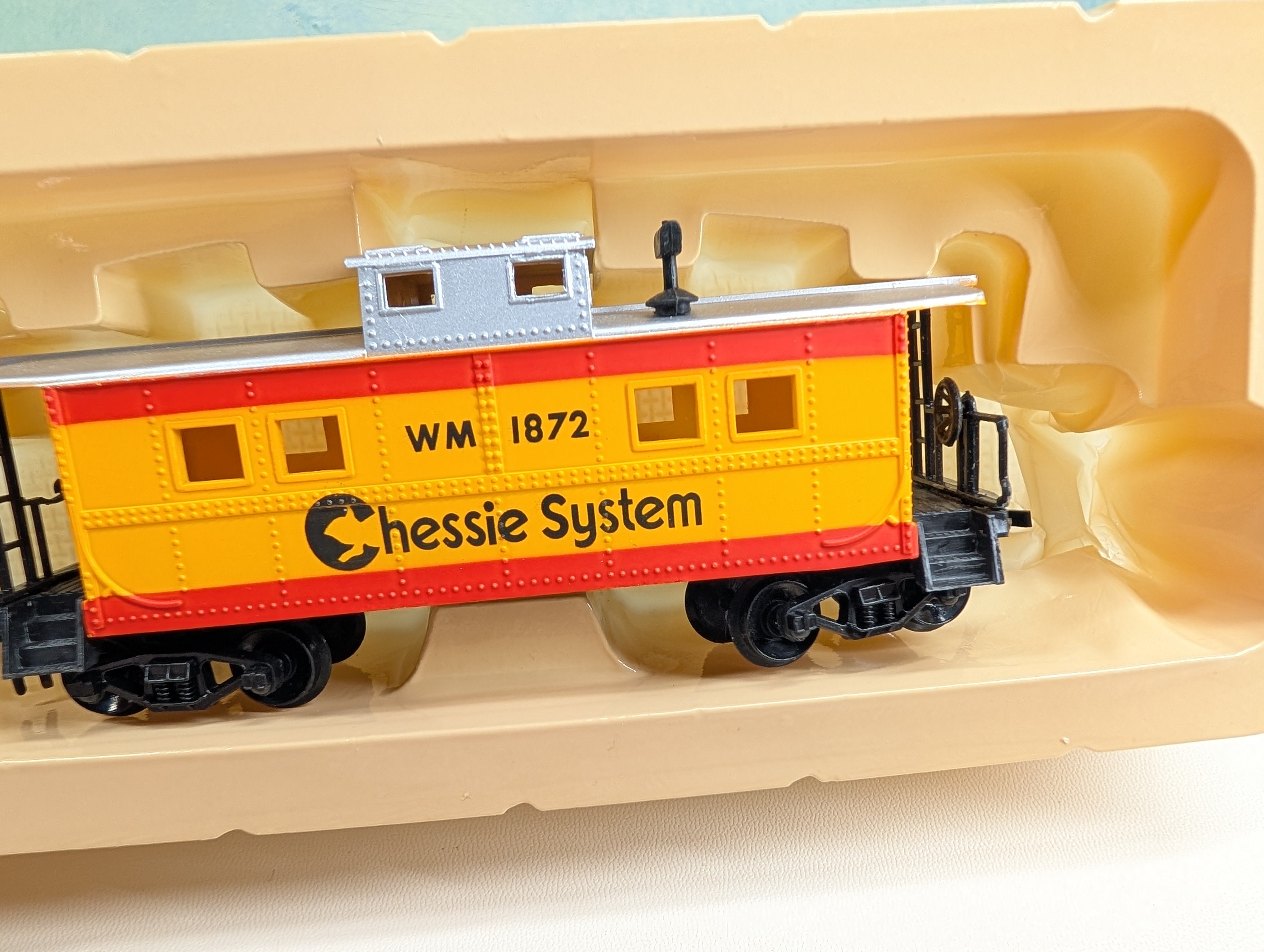 USED Life-Like HO Scale Caboose Chessie System WM