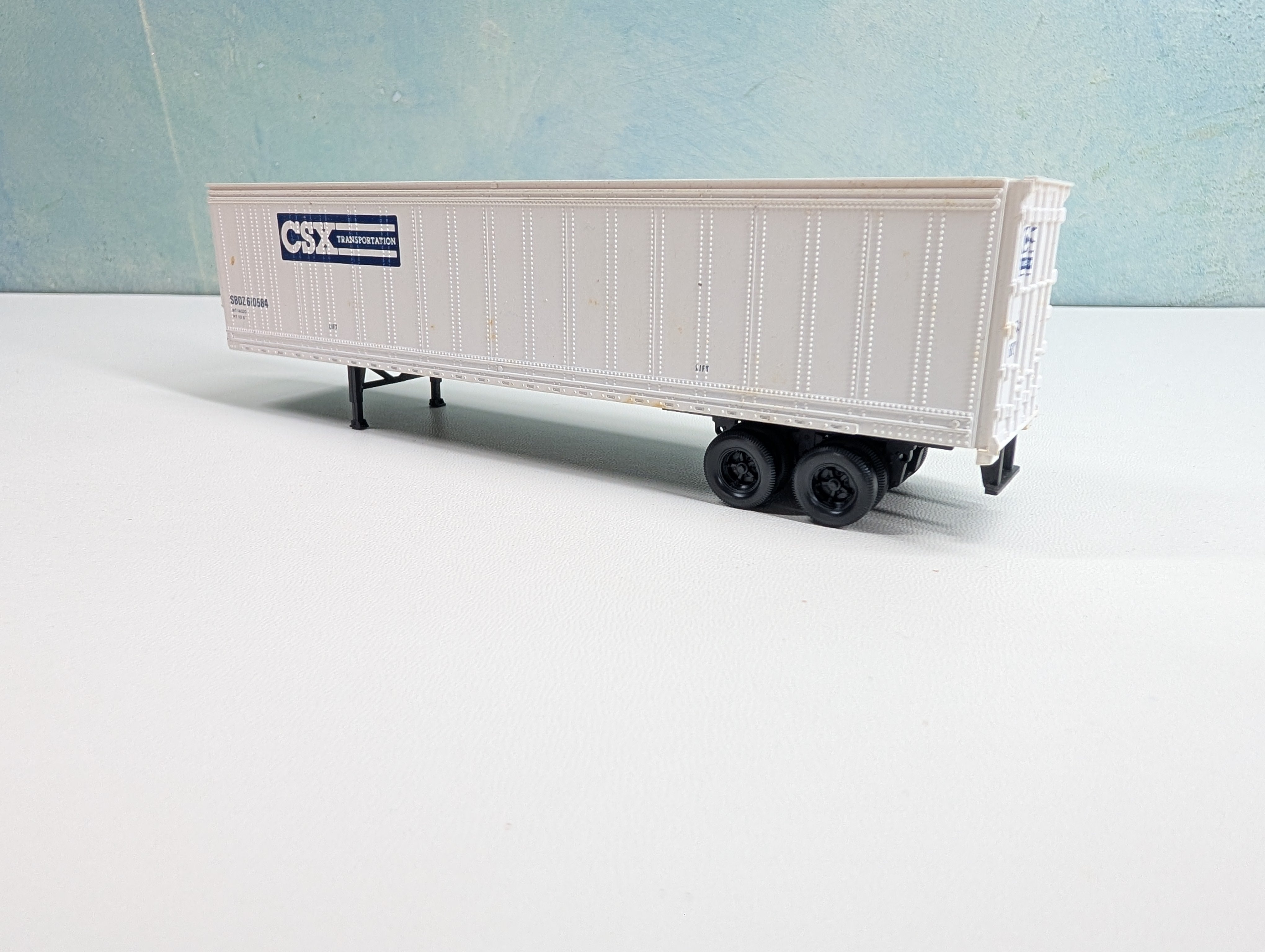 USED HO Scale 45' Trailer CSX SBDZ #610584
