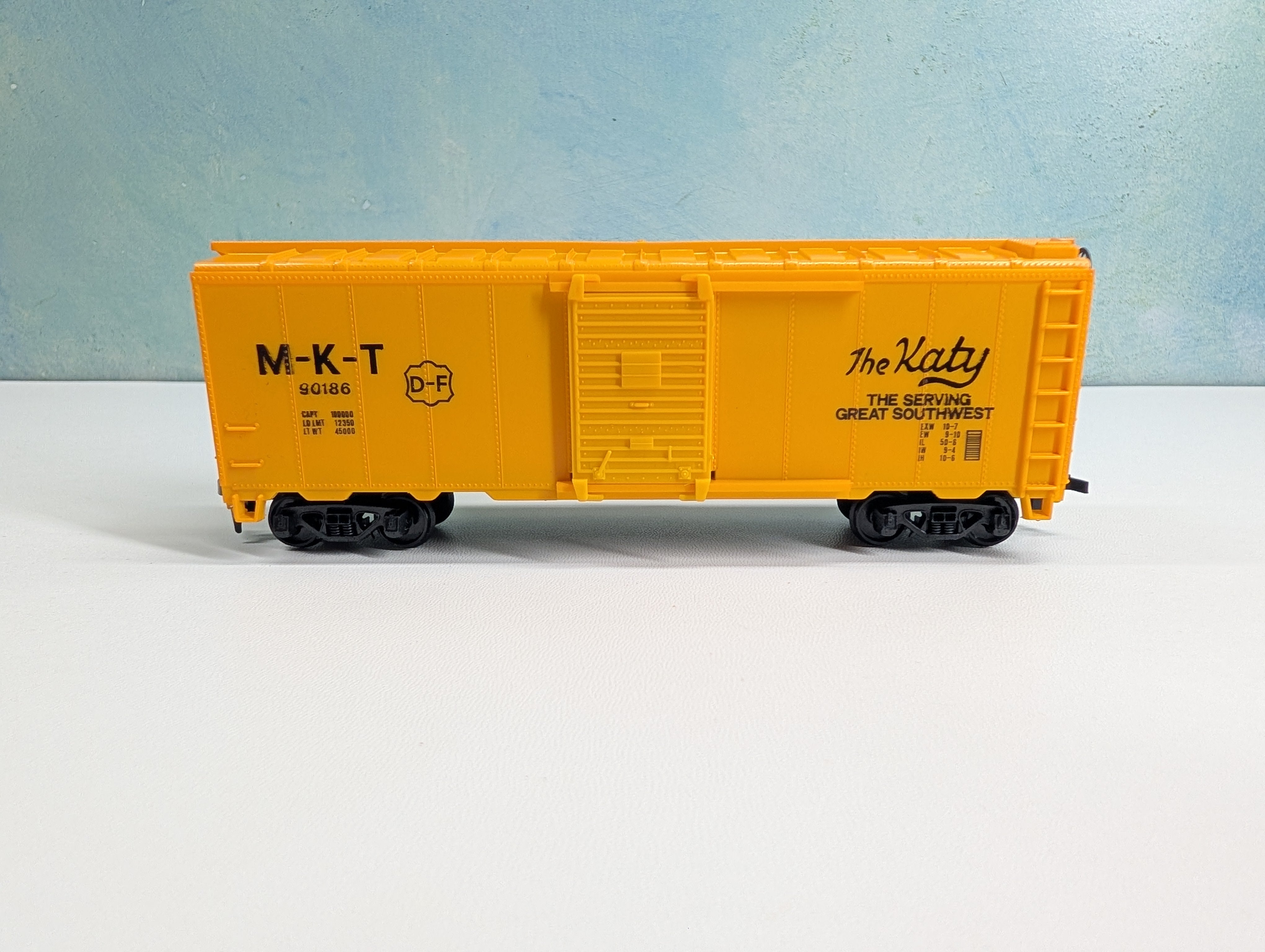 USED HO Scale 40' Box Car MKT #90186 The Katy