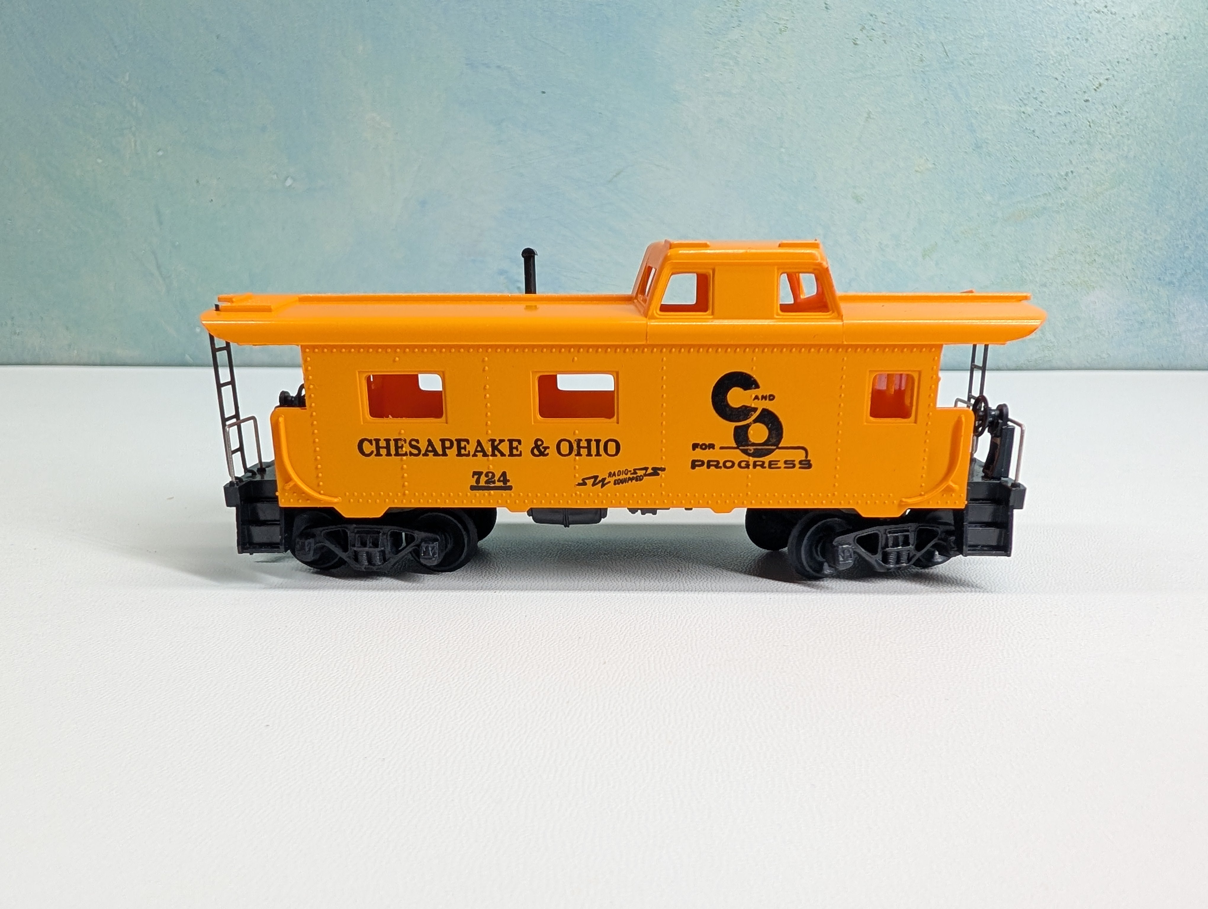 USED Mantua HO Scale Caboose Chesapeake and Ohio C&O #724