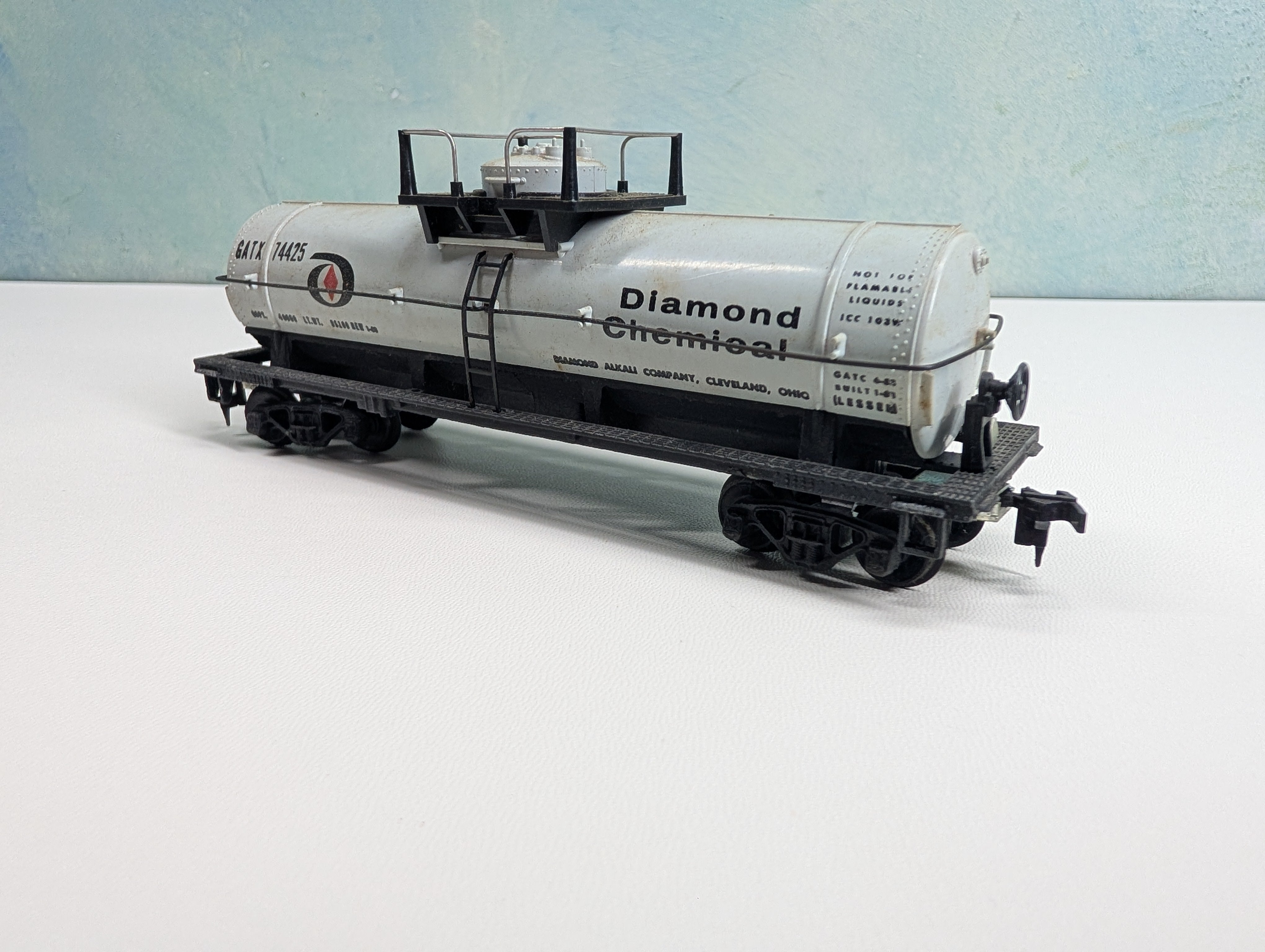 USED Mantua HO Scale Tank Car Diamond Chemical GATX #74425