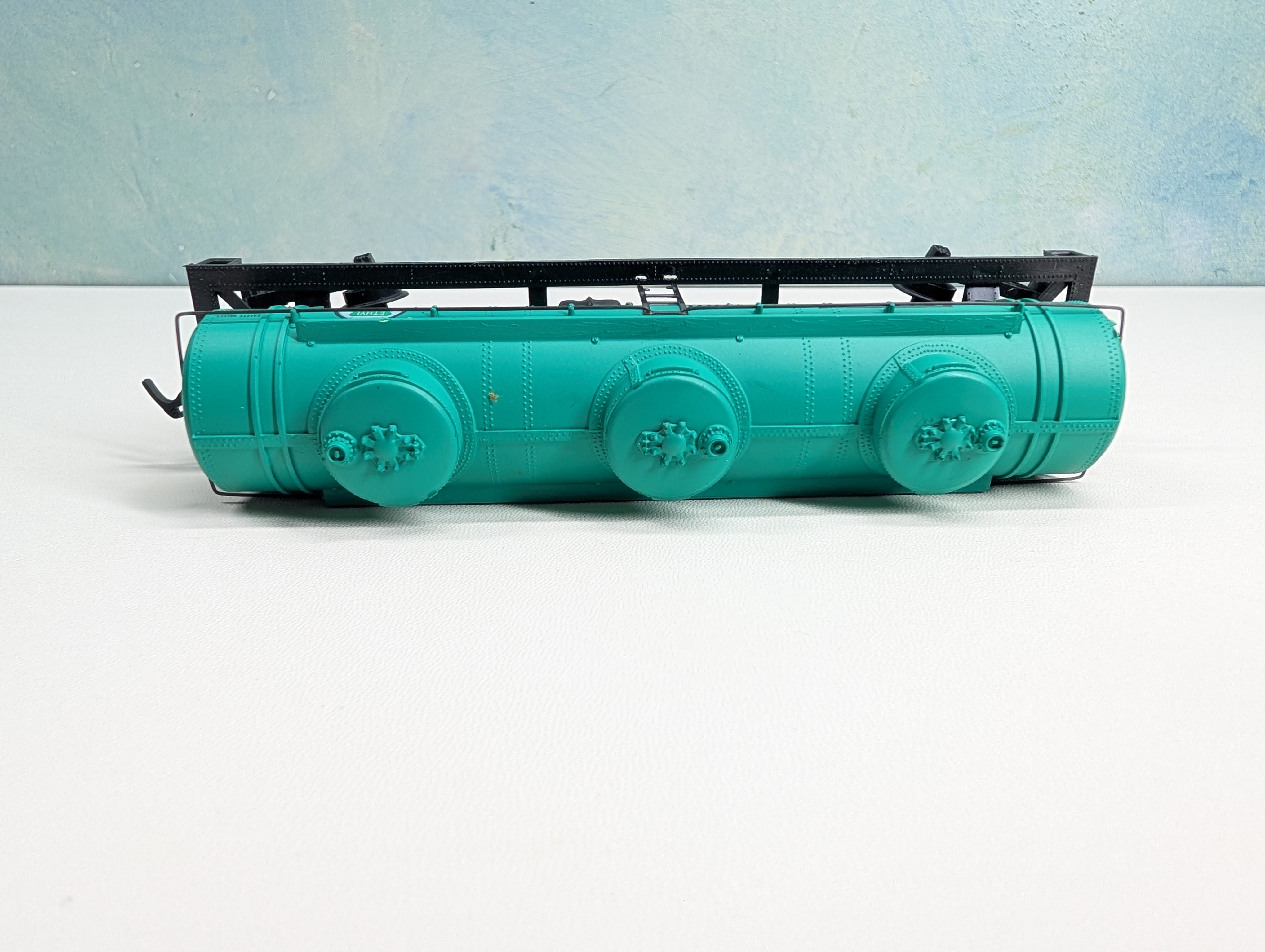 USED HO Scale Triple Dome Tank Car Ethyl Corporation EBAX #3084