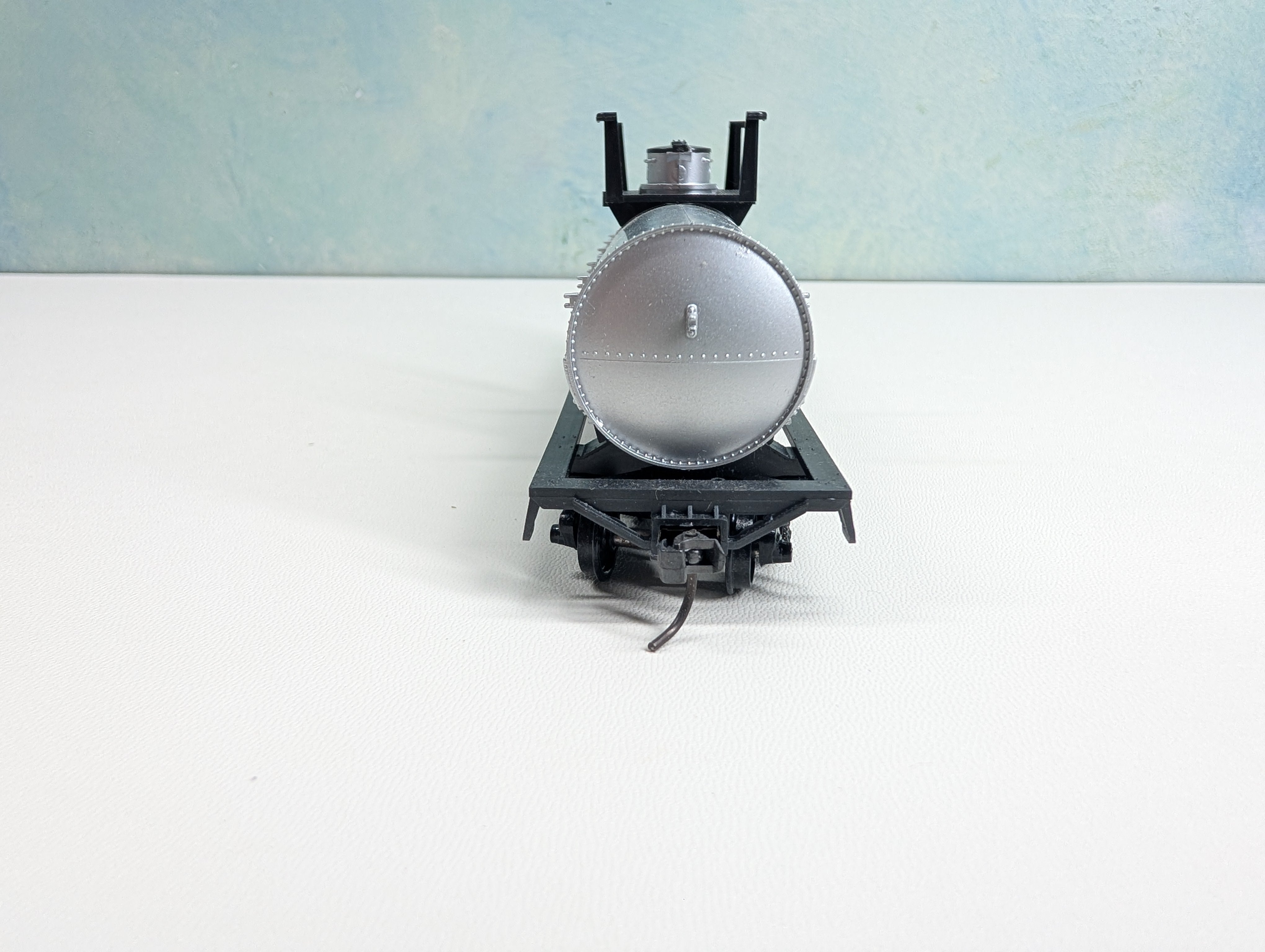 USED Athearn HO Scale Tank Car DuPont SHPX #3246