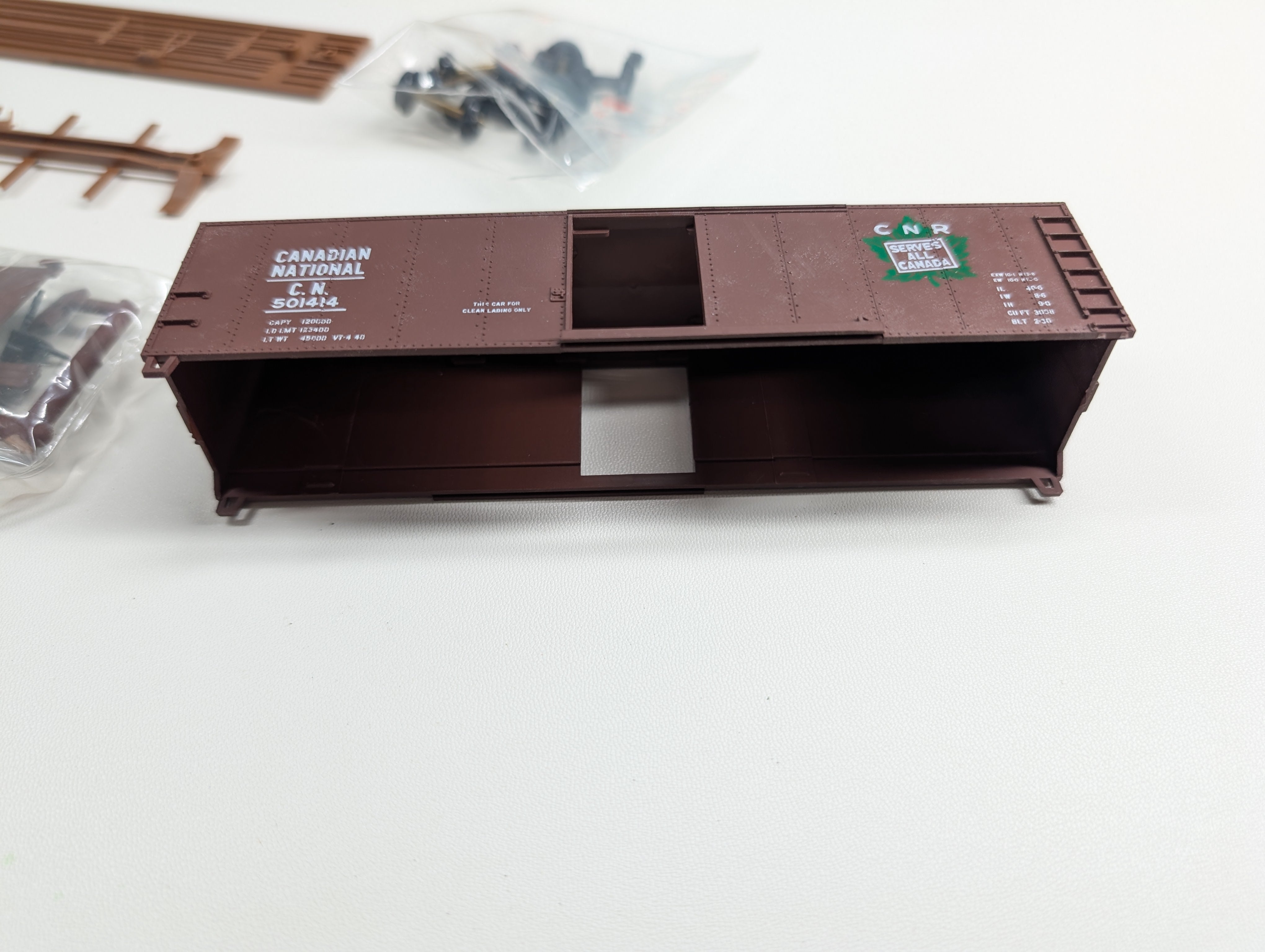 USED Walthers 932-3113 HO Scale 40' Steel Box Car Canadian National CN #501414 KIT