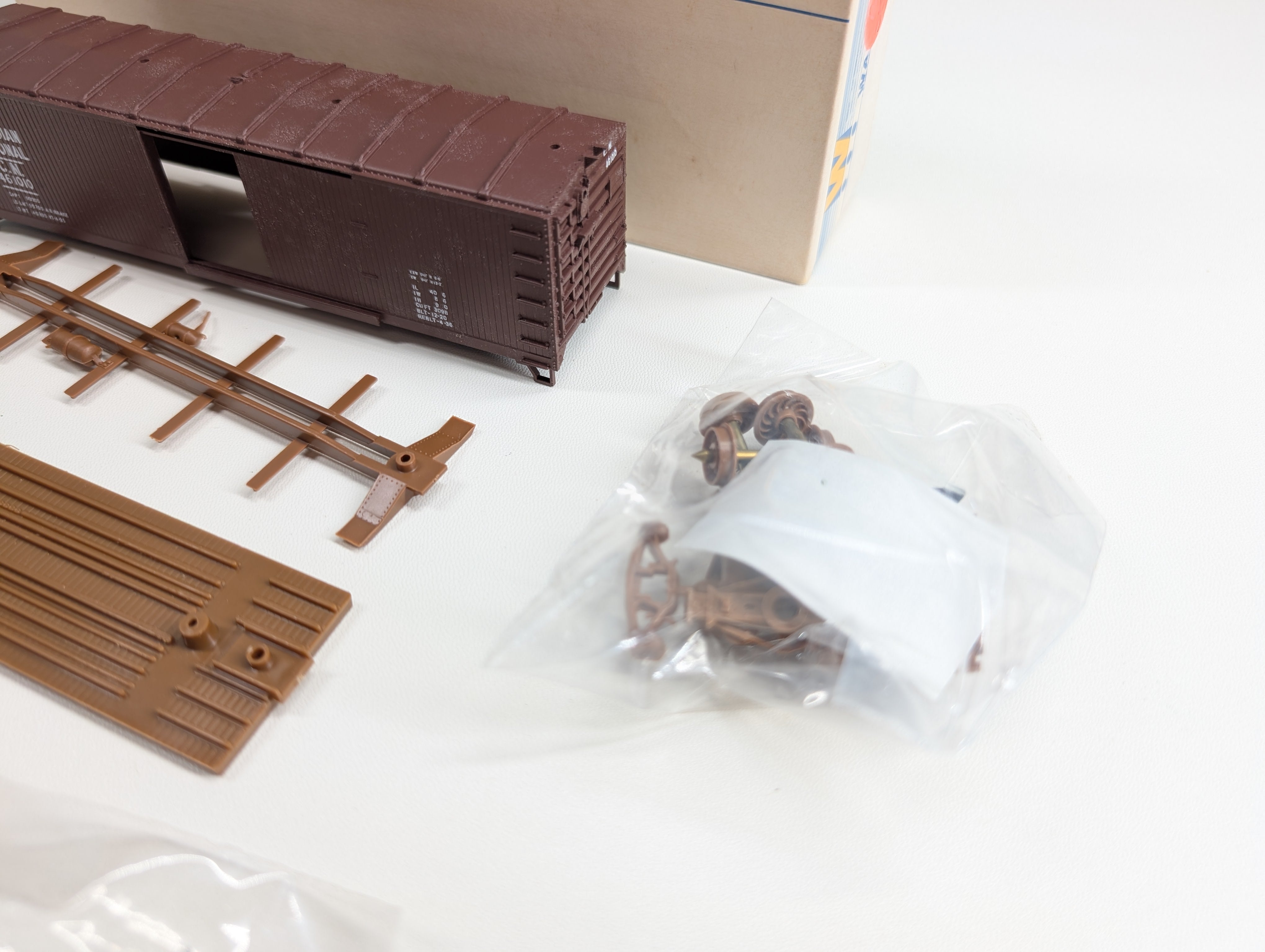 USED Walthers 932-2009 HO Scale 40' DS Wood Box Car w/ Dreadnaught Ends Canadian National CN #461010 KIT