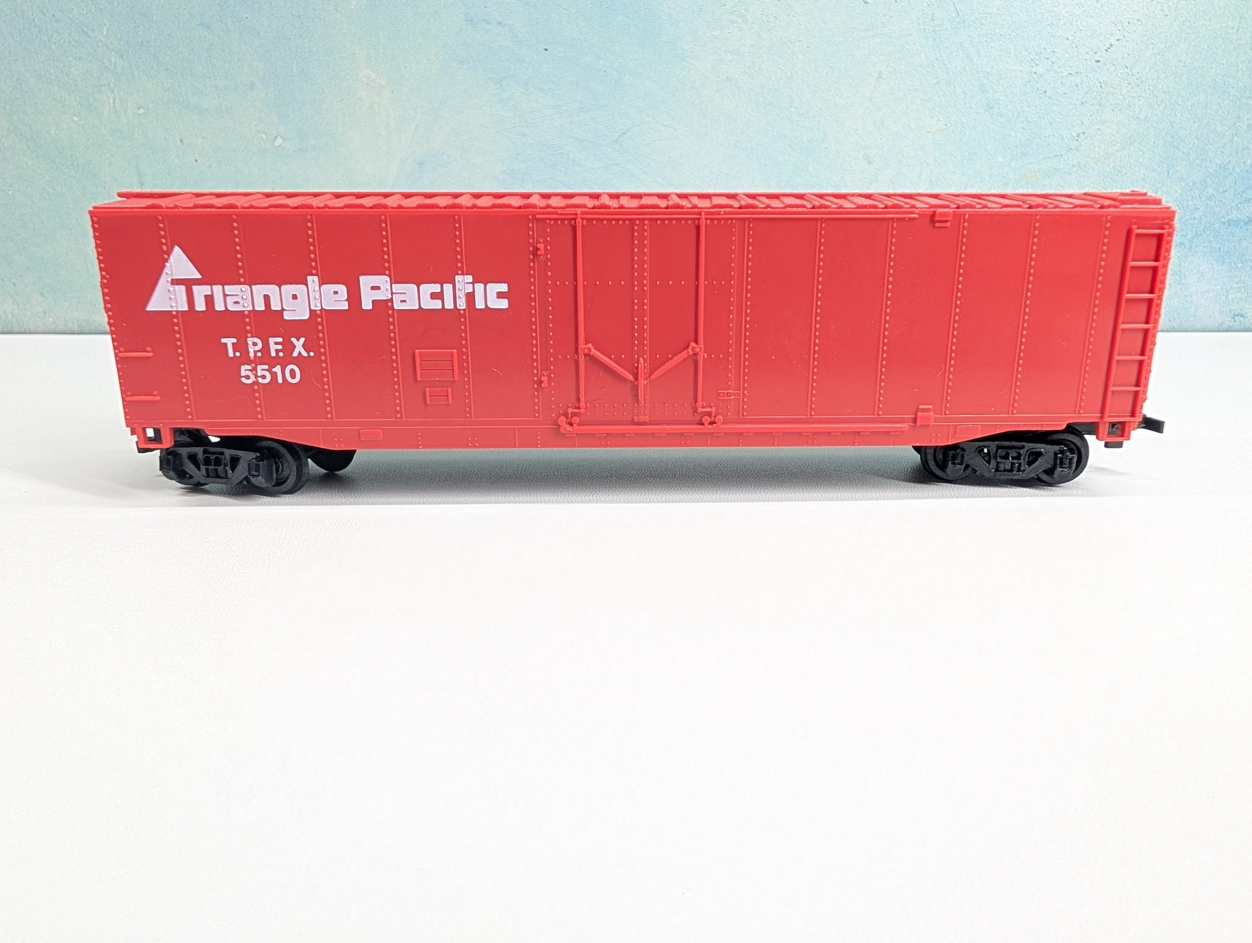 USED Bachmann HO Scale 50' Box Car Triangle Pacific TPEX #5510