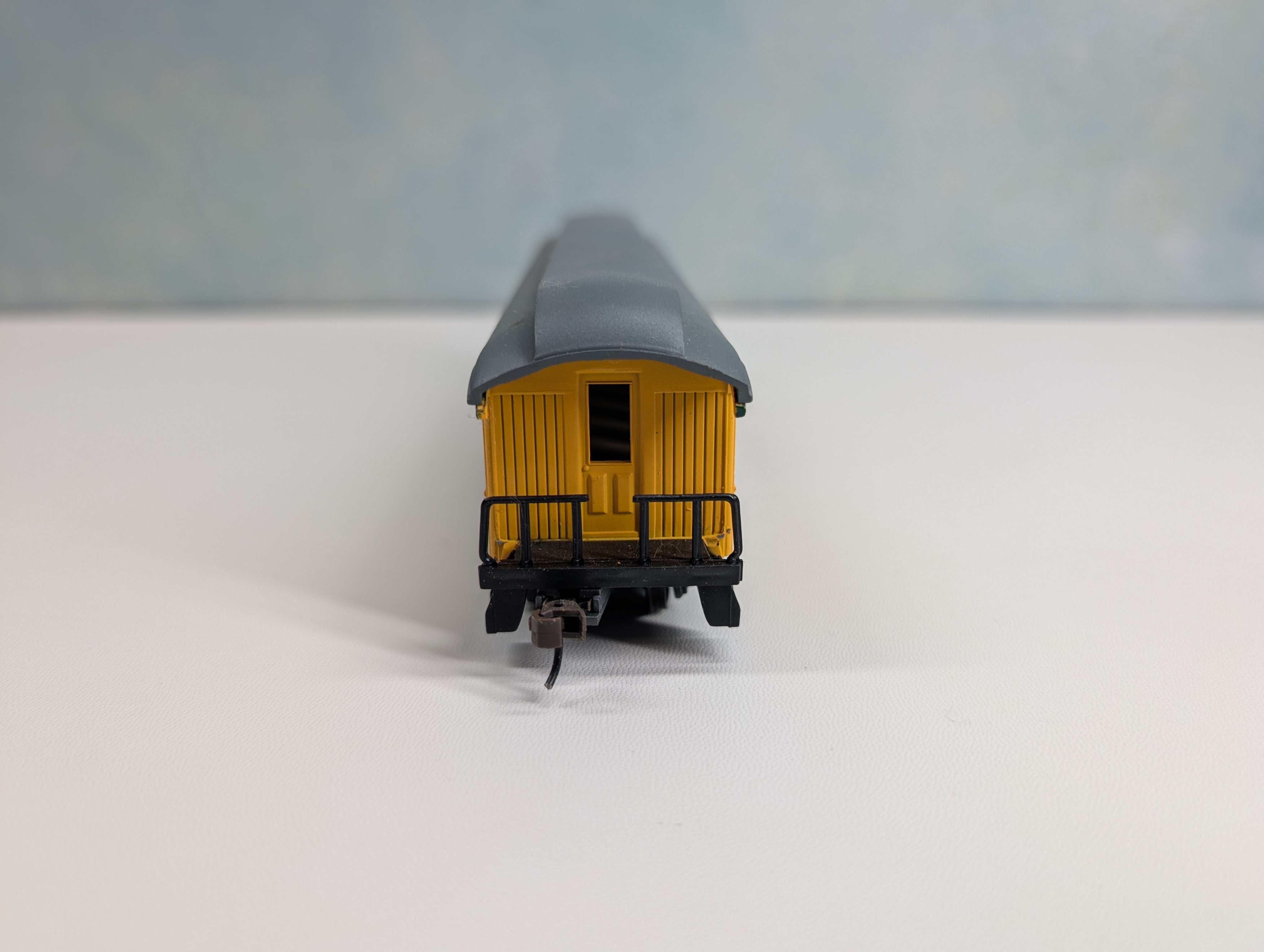 USED Con-Cor #1-000222 HO Scale Old Time Passenger Car Virginia & Truckee #107