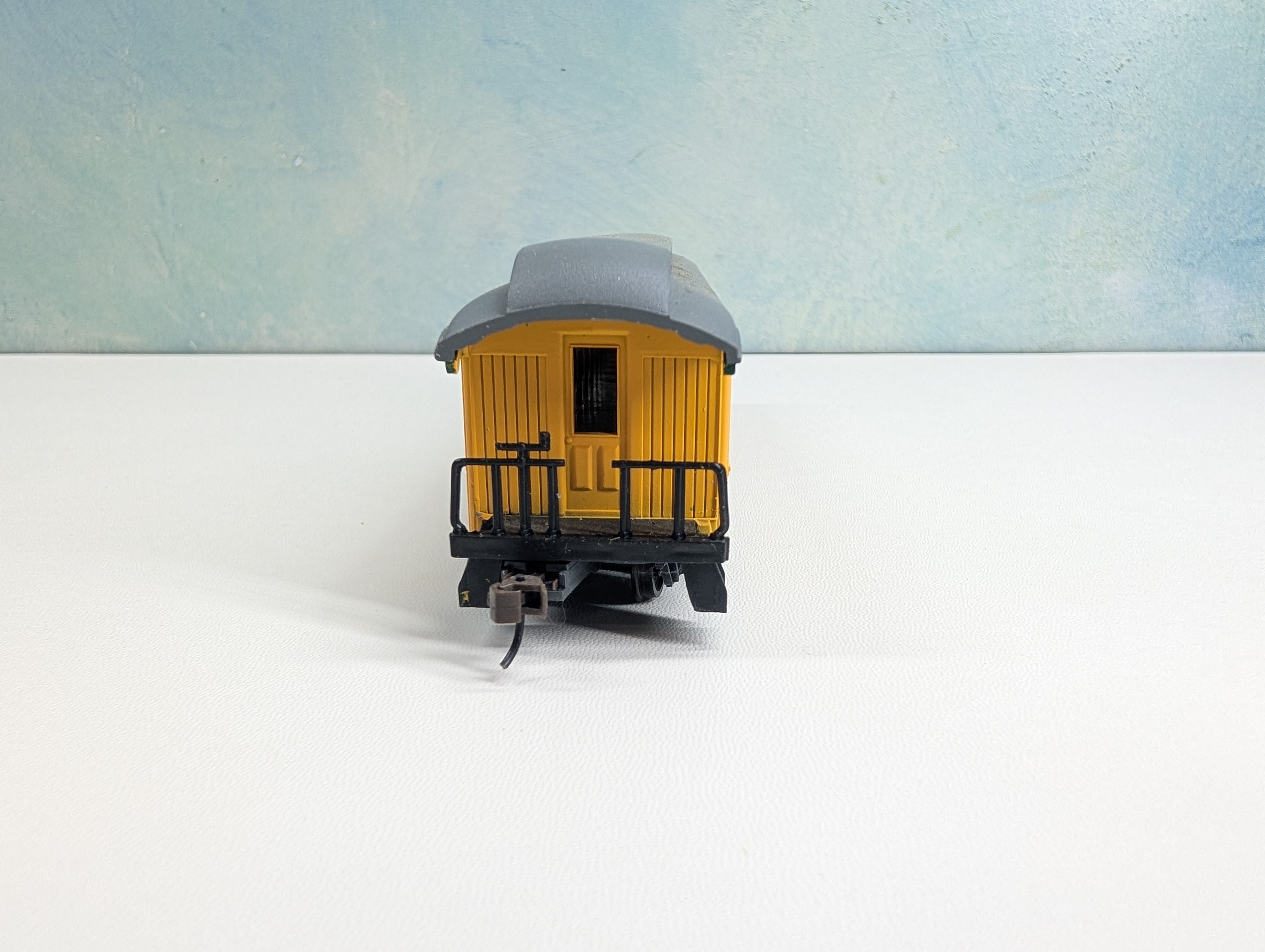 USED Con-Cor #1-000222 HO Scale Old Time Passenger Car Virginia & Truckee #107