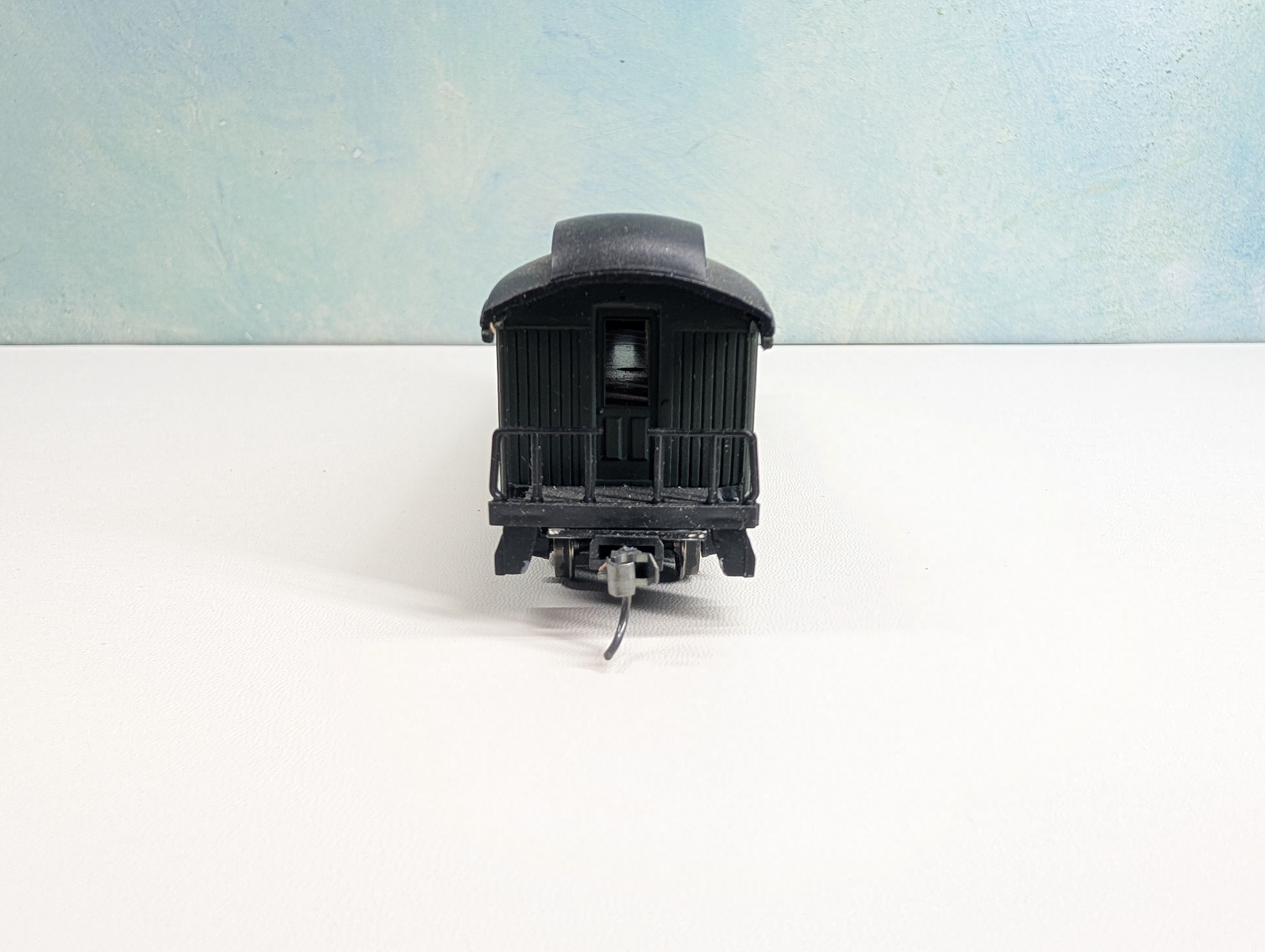 USED Con-Cor #1-000230-1 HO Scale Old Time Passenger Car Coach Great Northern #551 Metal Wheels