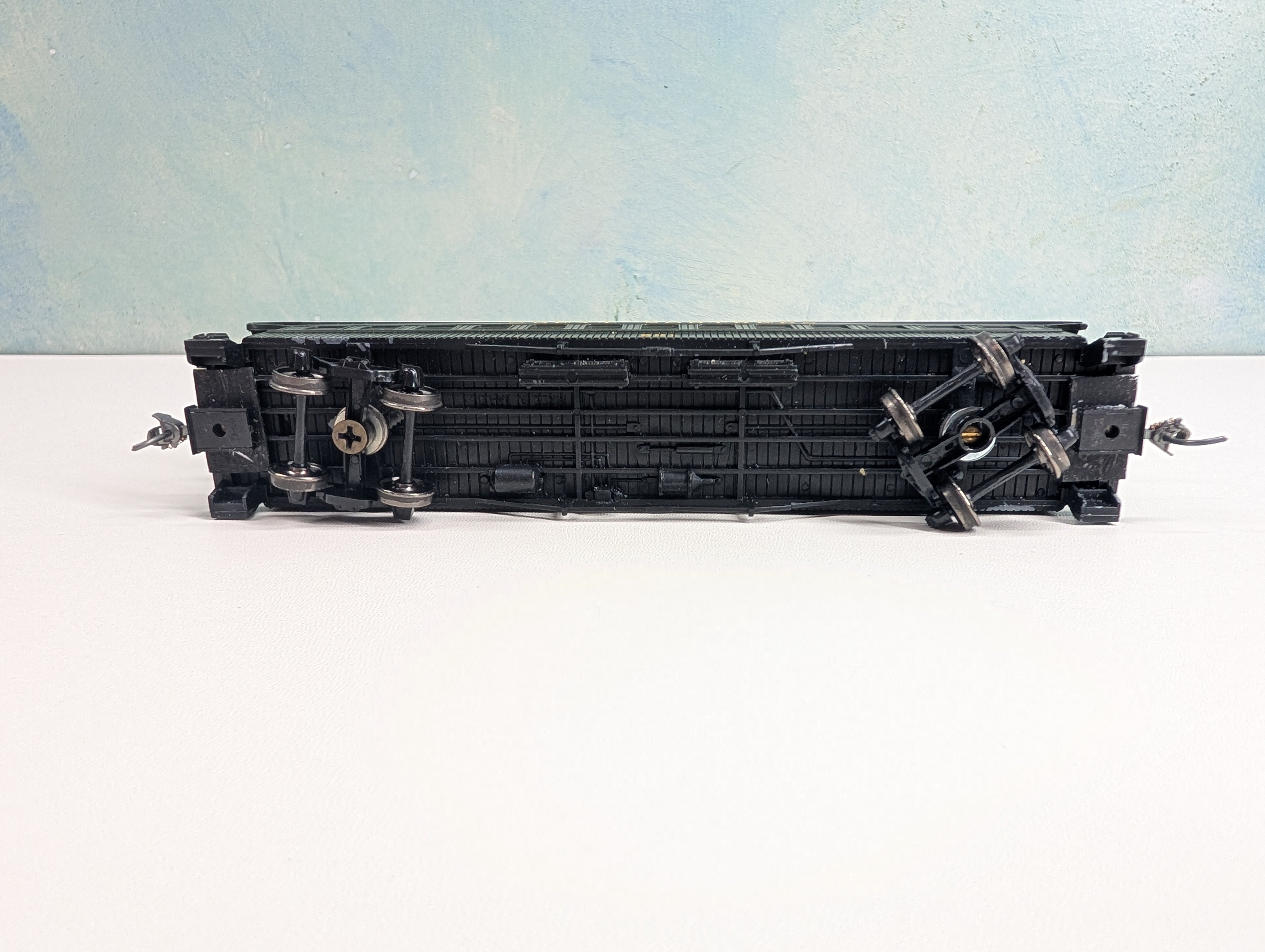 USED Con-Cor #1-000230-1 HO Scale Old Time Passenger Car Coach Great Northern #551 Metal Wheels