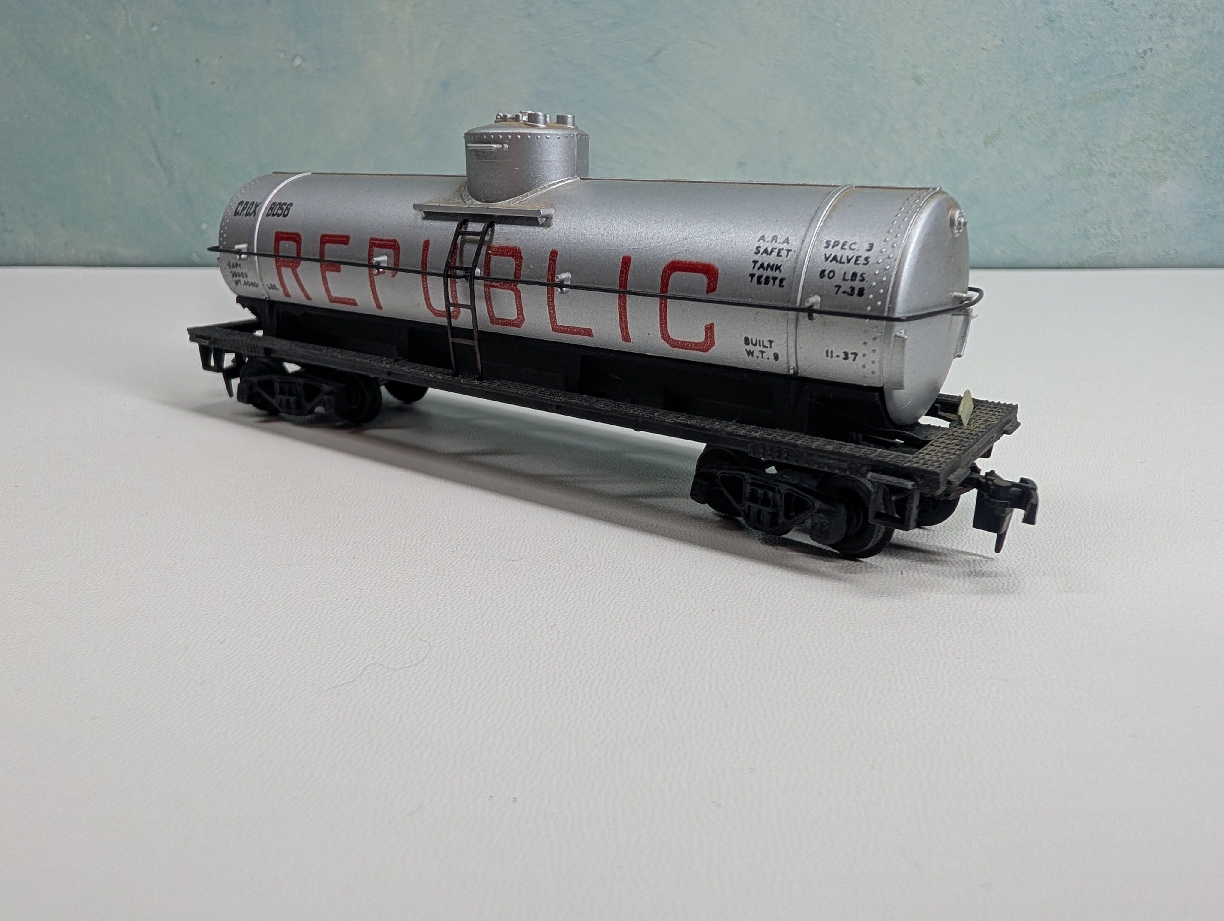 USED Mantua HO Scale Single Dome Tank Car Republic CPOX #8056
