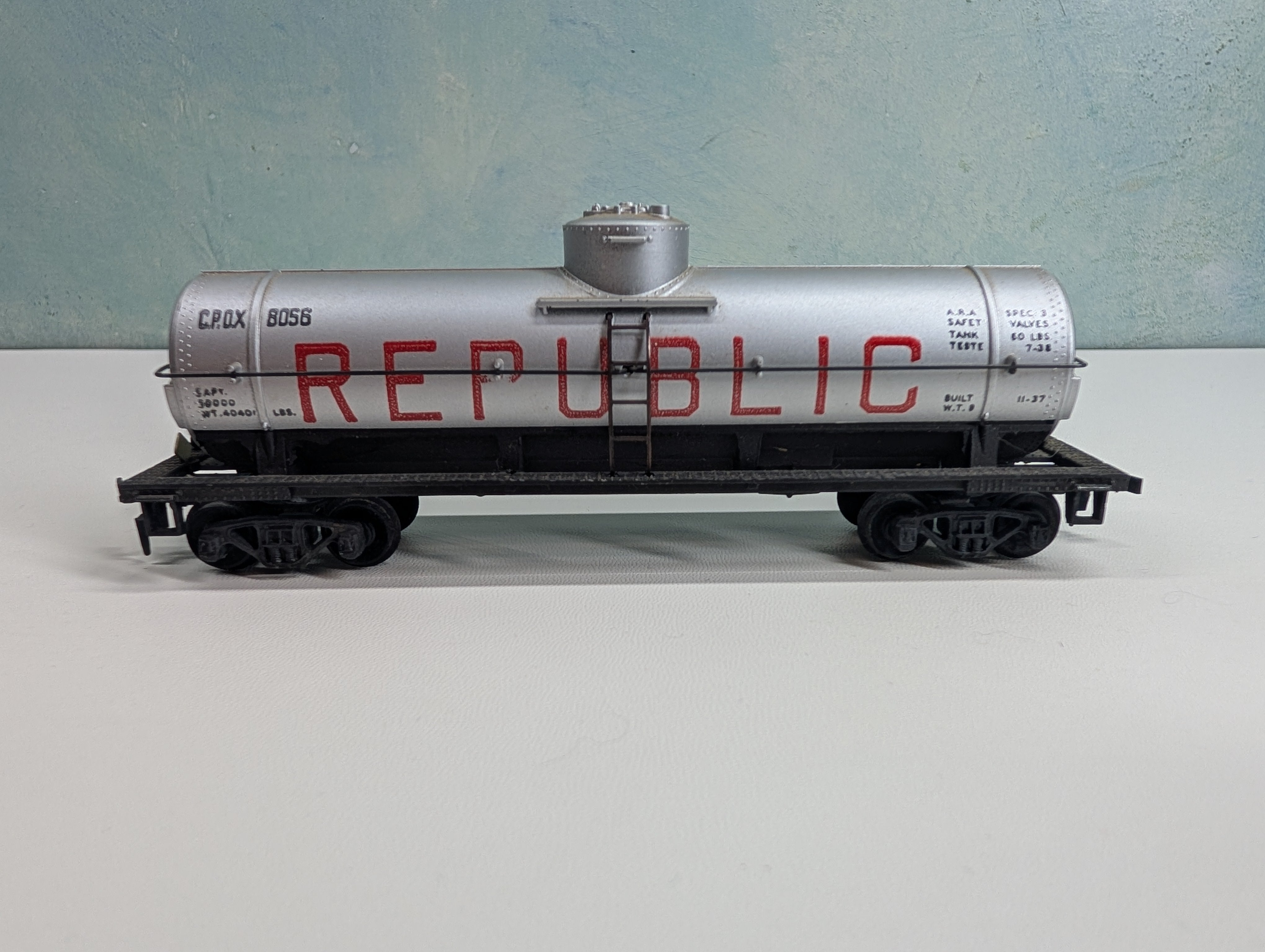 USED Mantua HO Scale Single Dome Tank Car Republic CPOX #8056