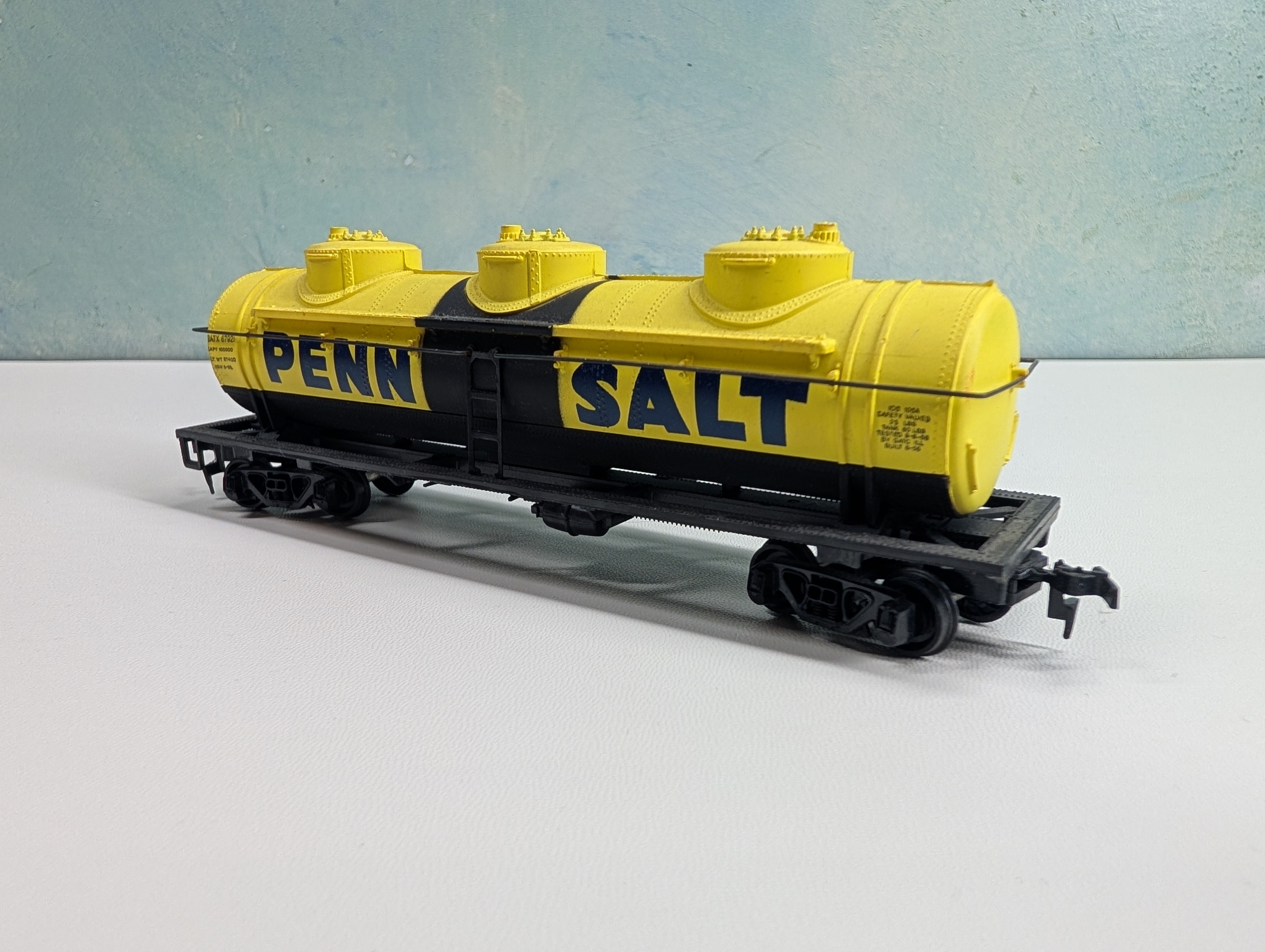 USED HO Scale Triple Dome Tank Car Penn Salt GATX #67925