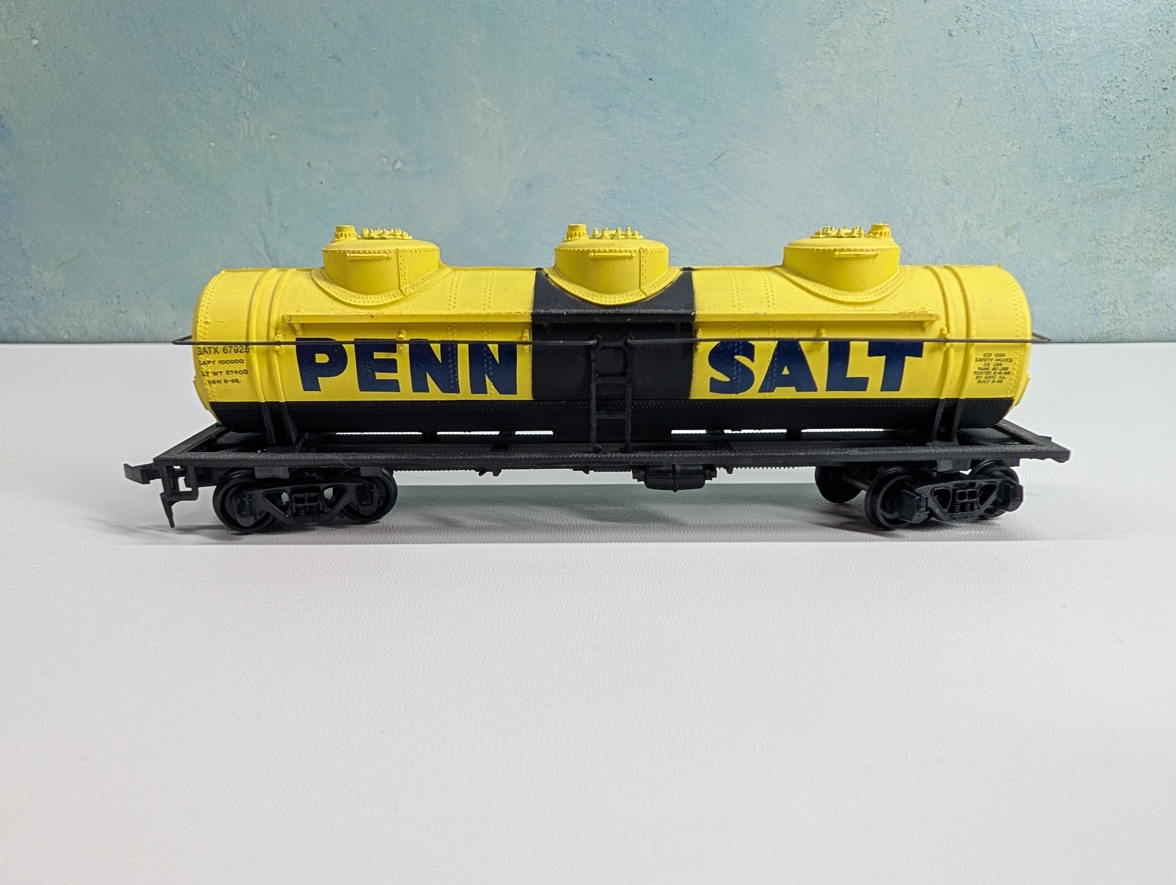 USED HO Scale Triple Dome Tank Car Penn Salt GATX #67925