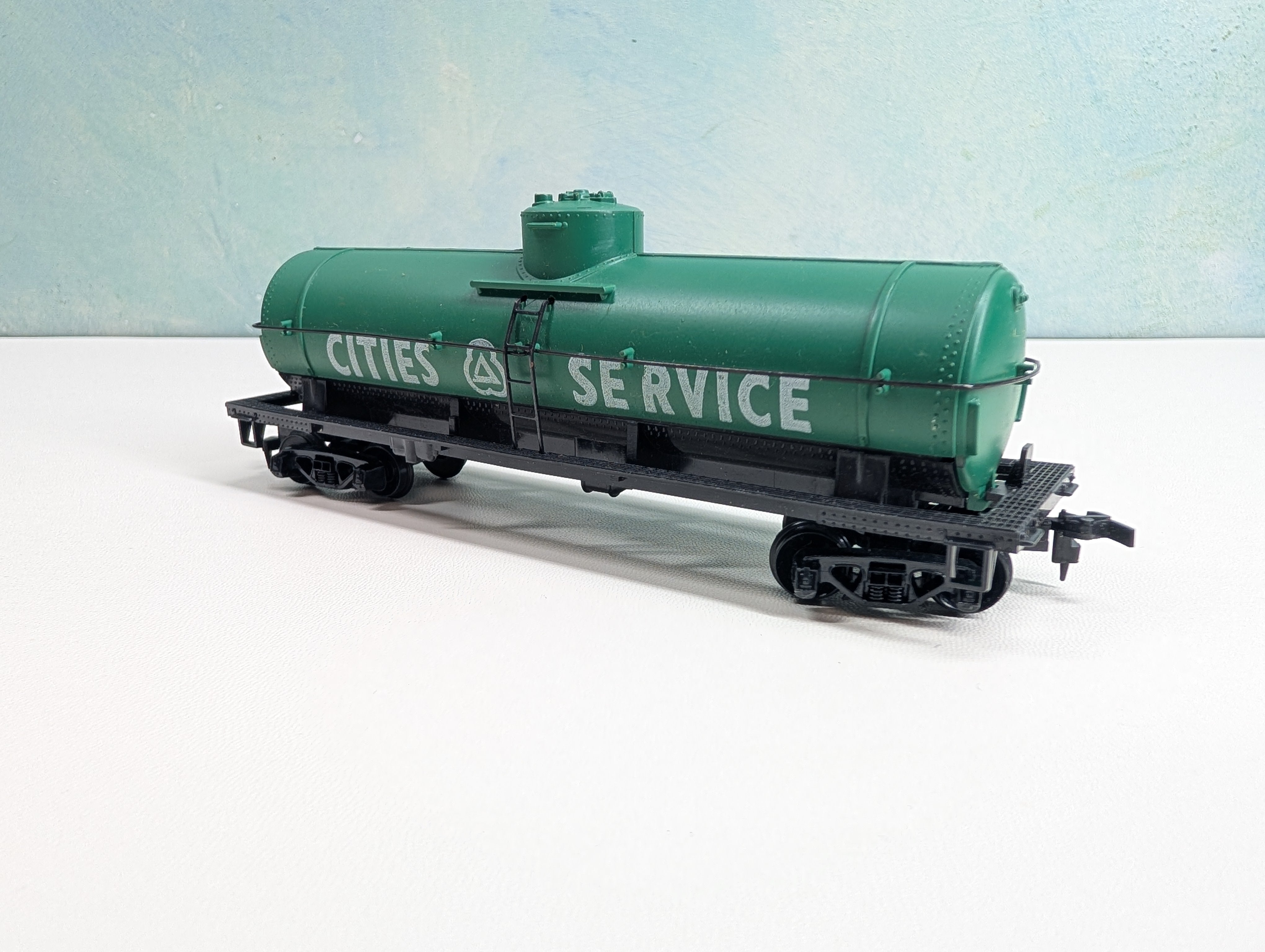 USED HO Scale Single Dome Tank Car Cities Service