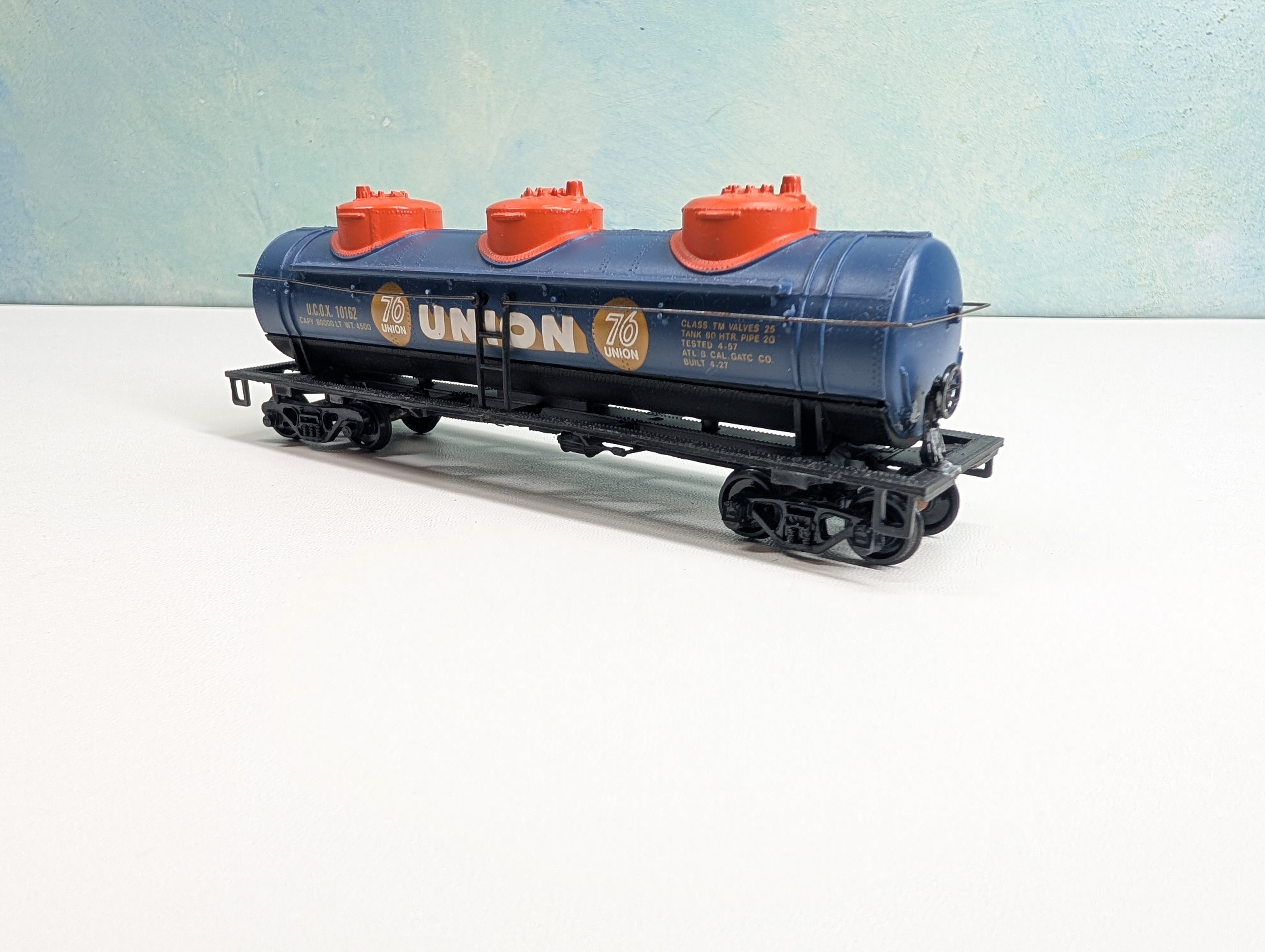 USED Bachmann HO Scale Triple Dome Tank Car Union 76 UCOX #10162