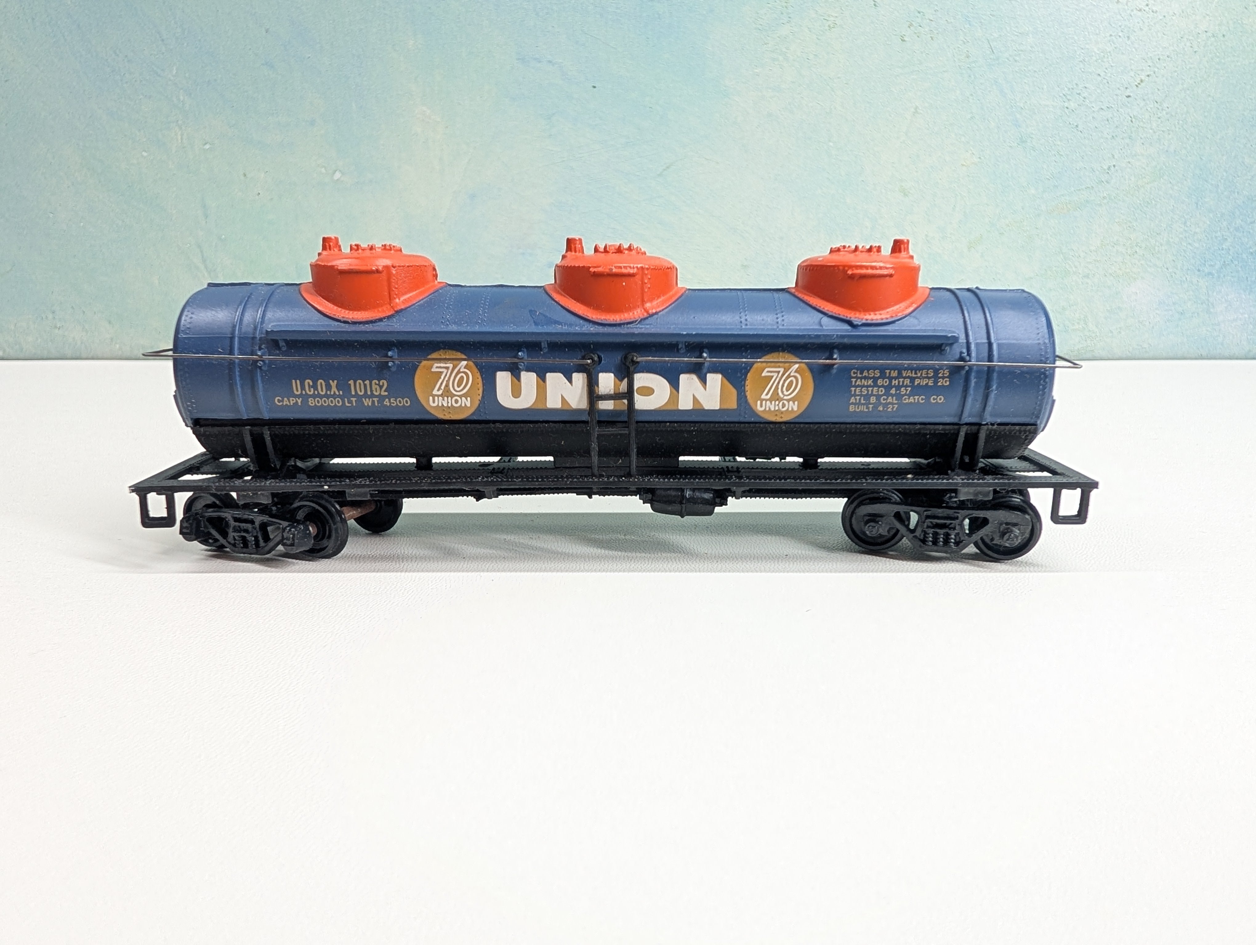 USED Bachmann HO Scale Triple Dome Tank Car Union 76 UCOX #10162