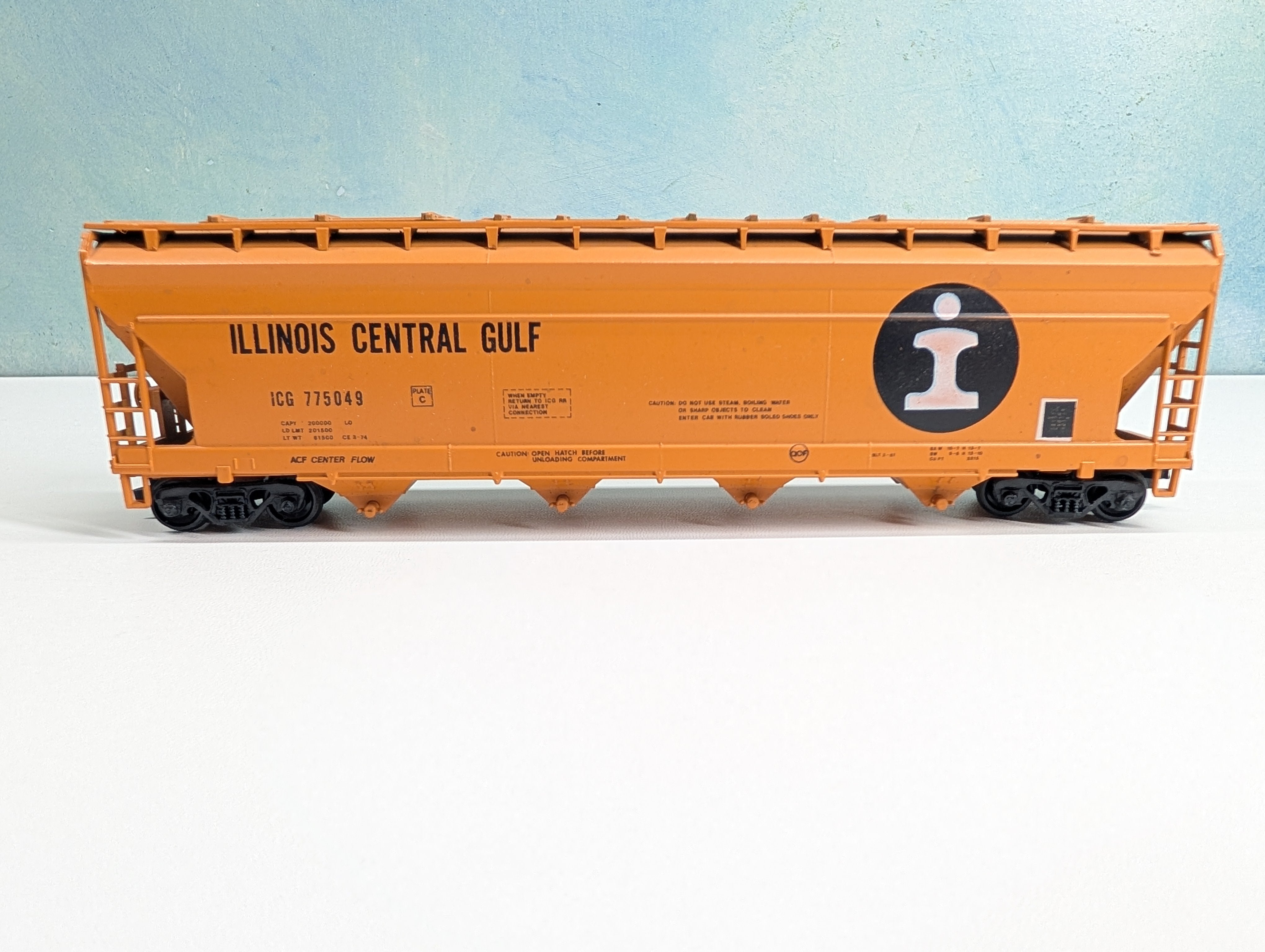 USED Athearn HO Scale ACF Covered Hopper Illinois Central ICG #775049