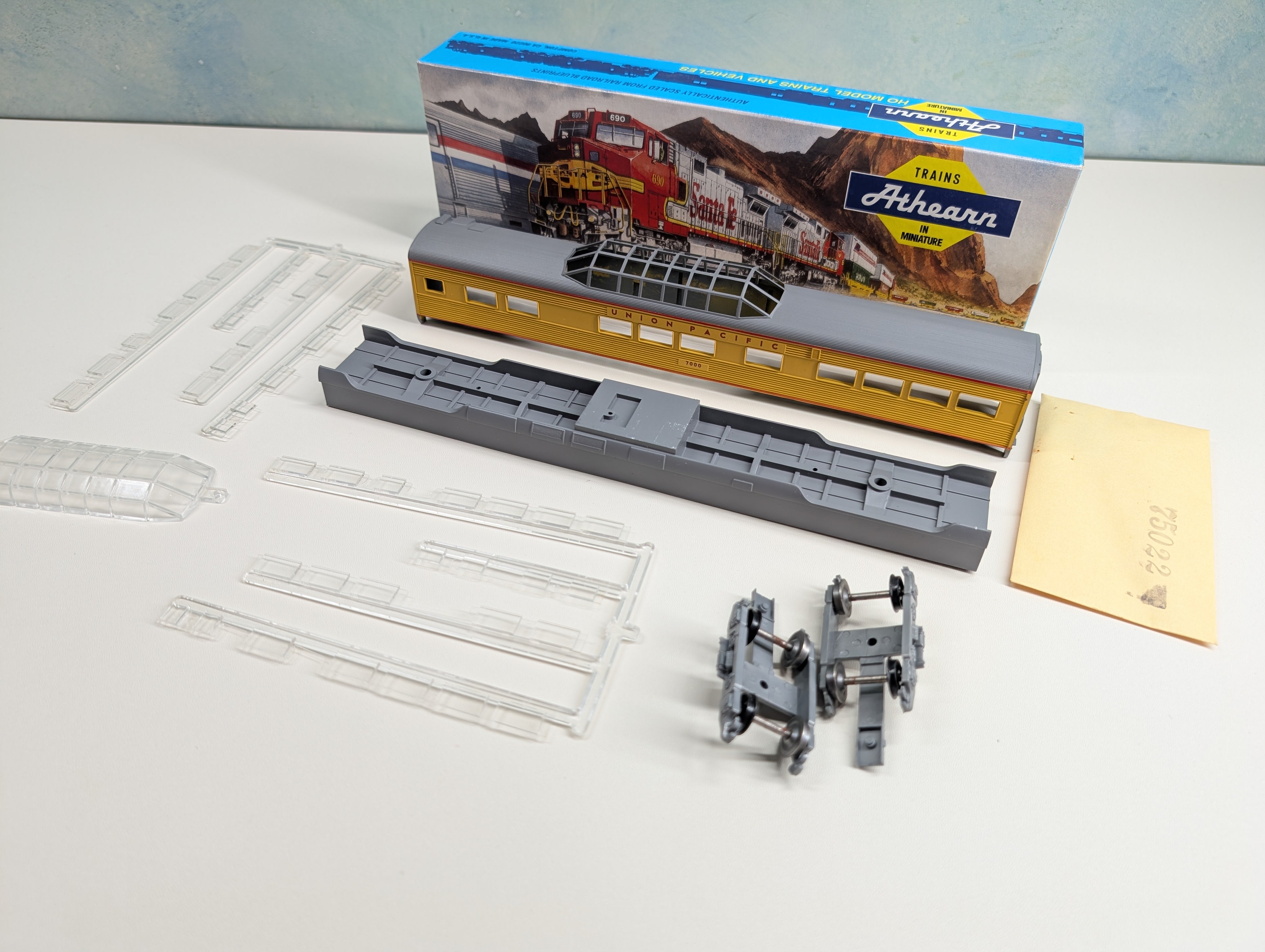 USED Athearn 2150 HO Scale SL Vista Dome Passenger Car Union Pacific #7000 KIT