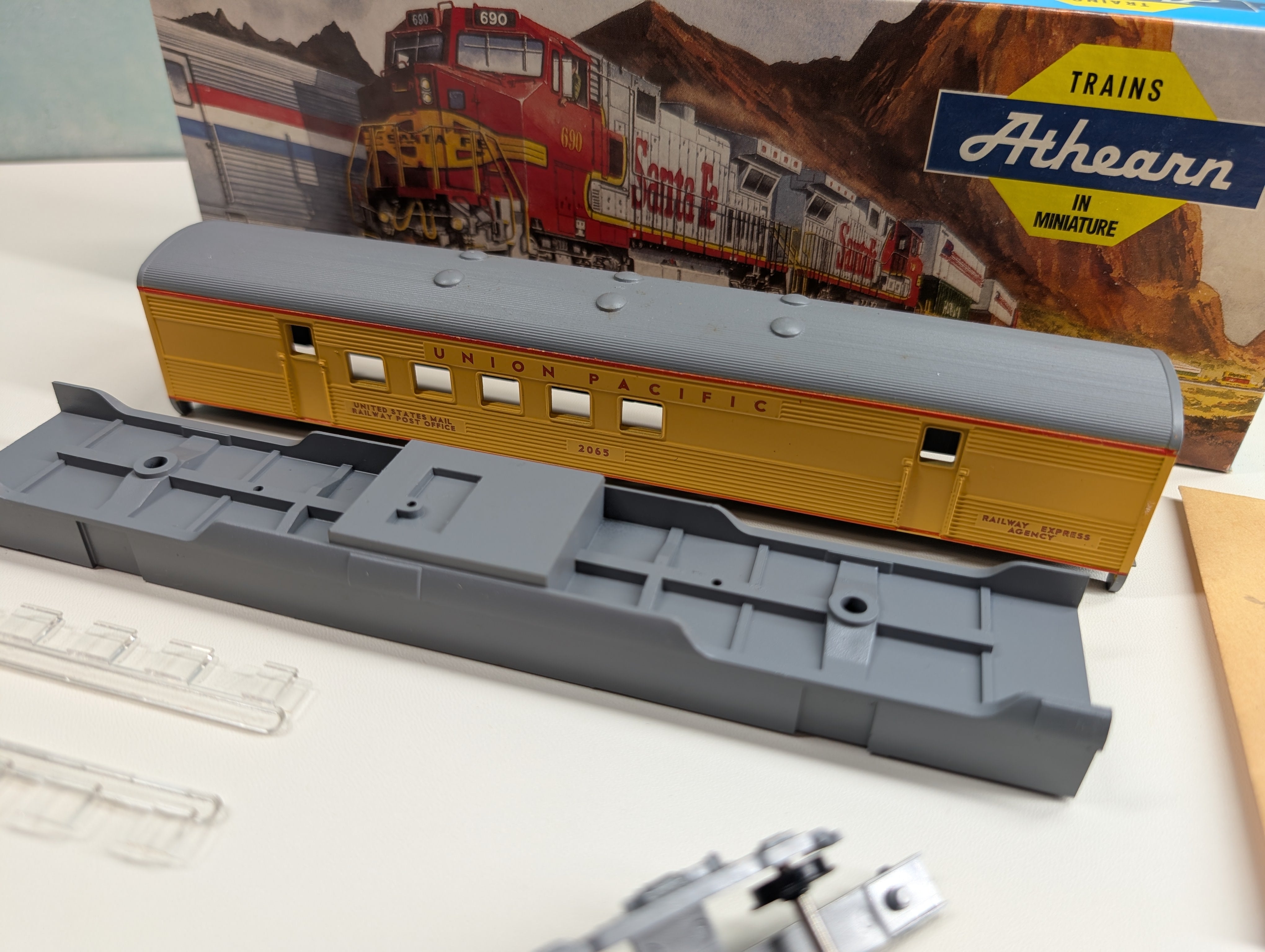 USED Athearn 2130 HO Scale SL RPO Passenger Car Union Pacific #2065 KIT