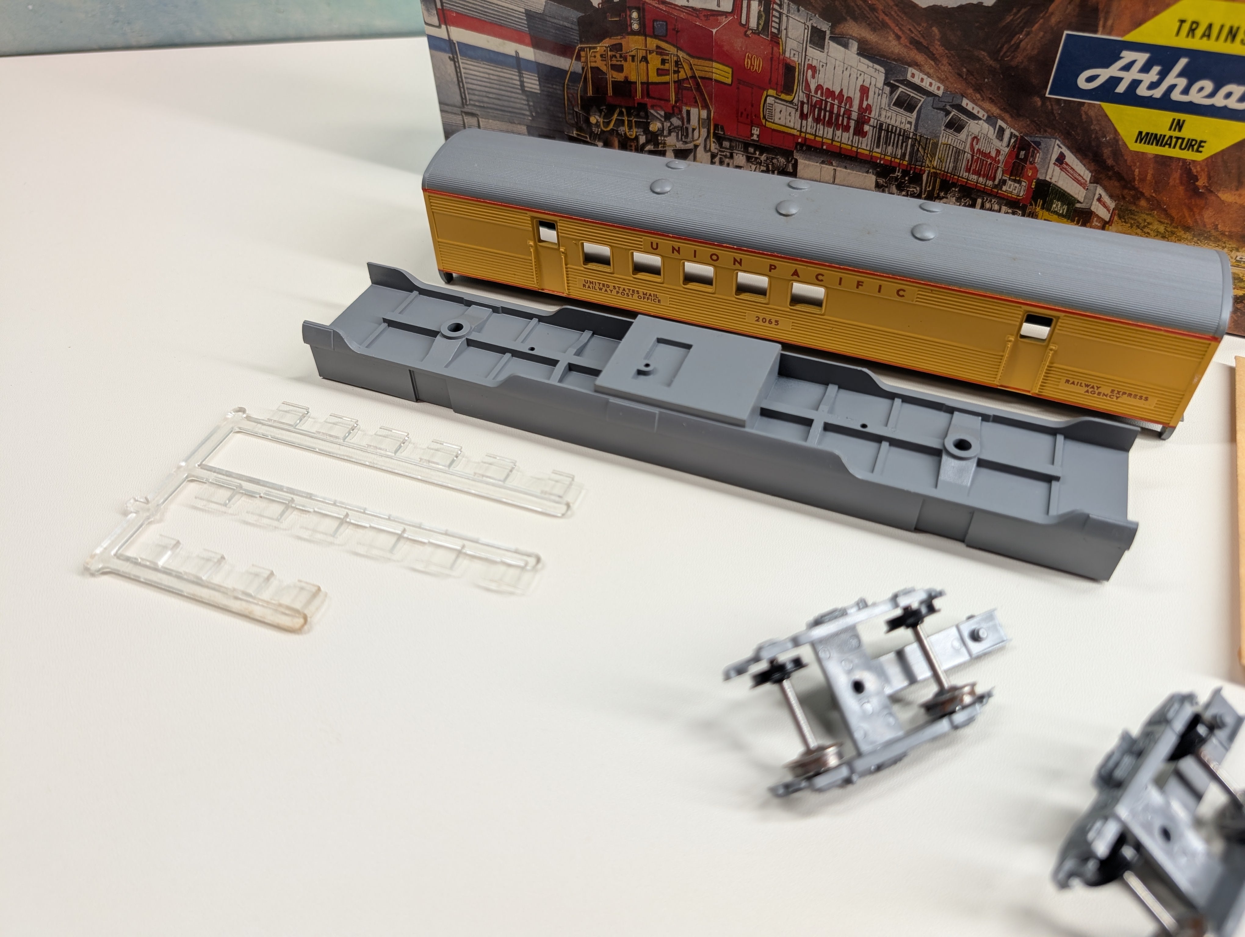 USED Athearn 2130 HO Scale SL RPO Passenger Car Union Pacific #2065 KIT