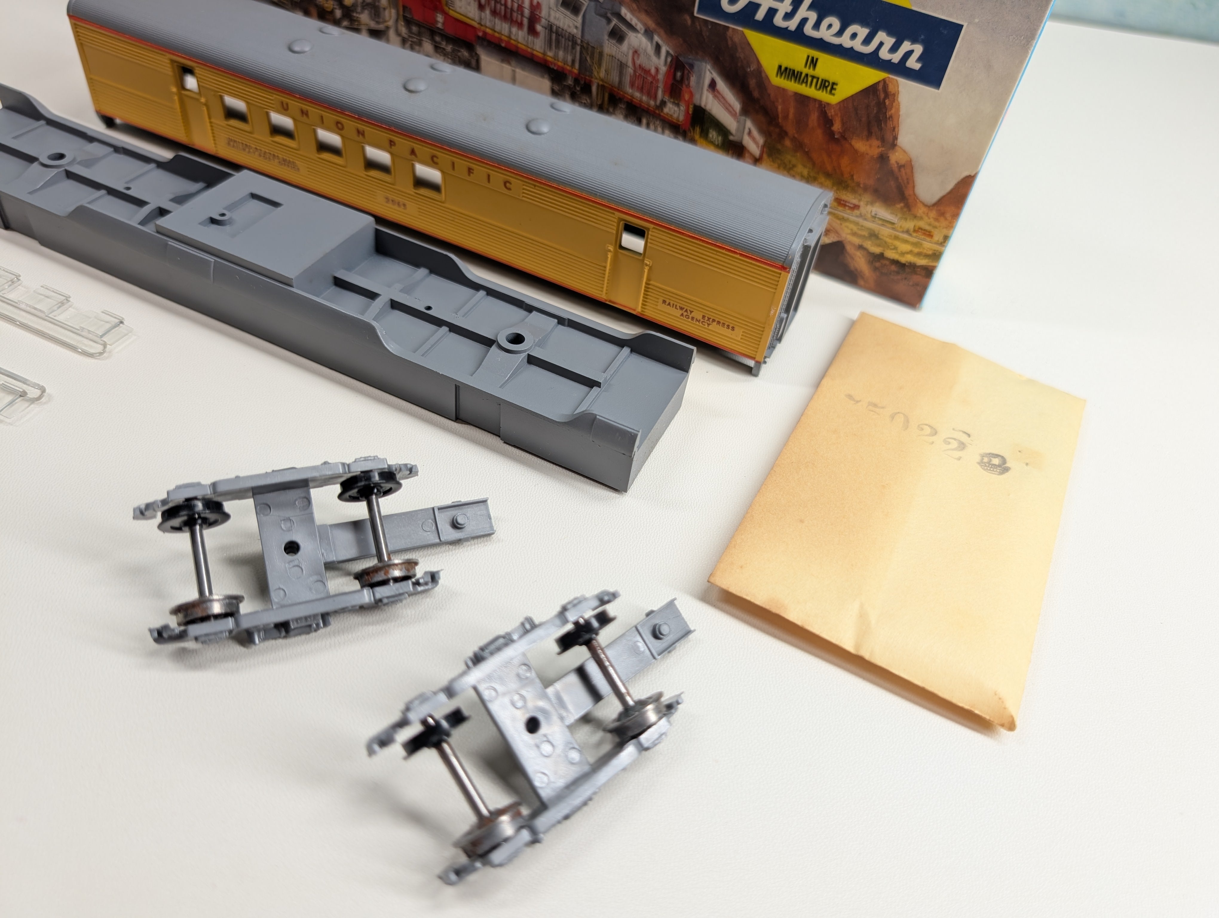 USED Athearn 2130 HO Scale SL RPO Passenger Car Union Pacific #2065 KIT