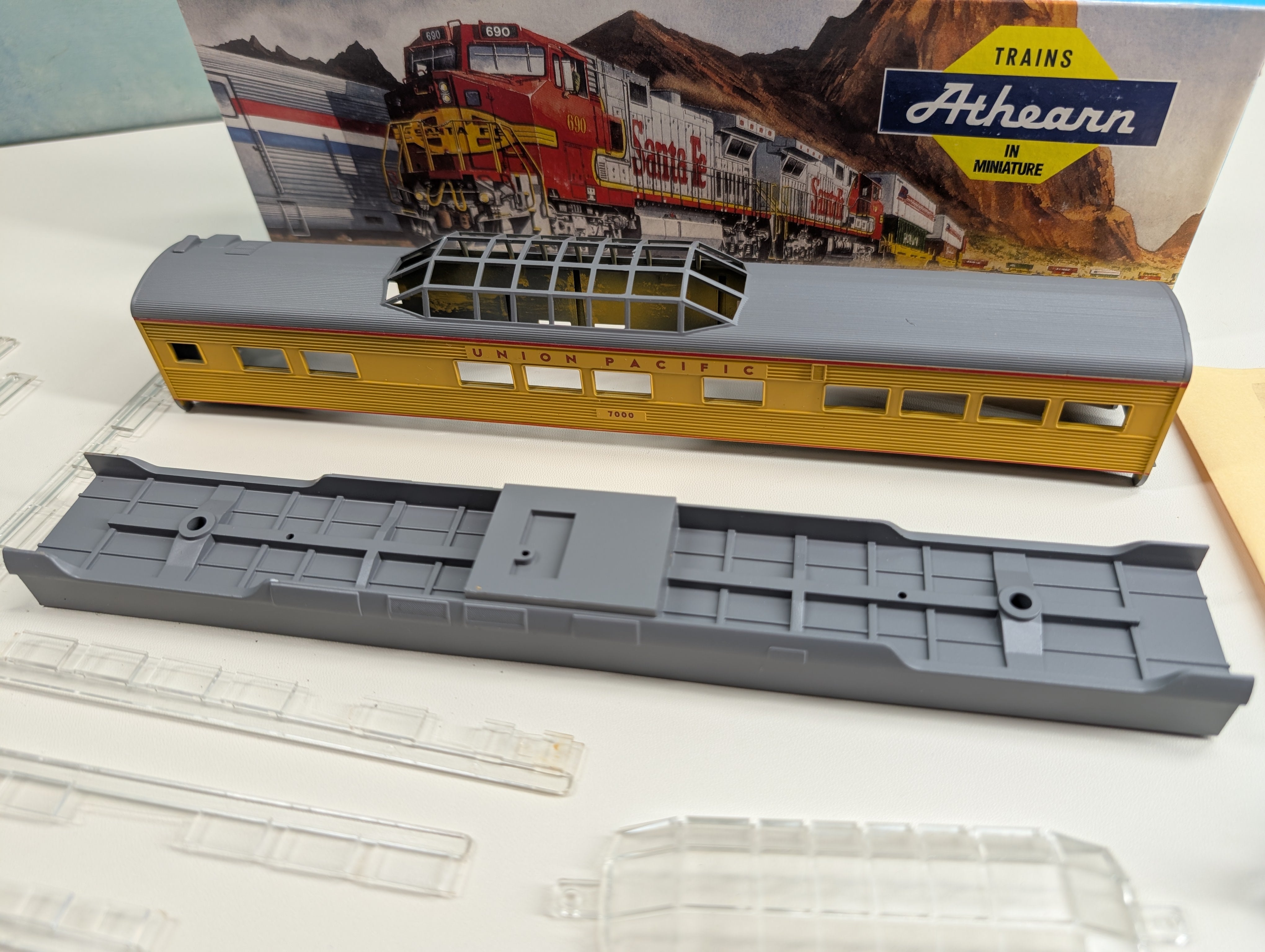 USED Athearn 2150 HO Scale SL Vista Dome Passenger Car Union Pacific #7000 KIT