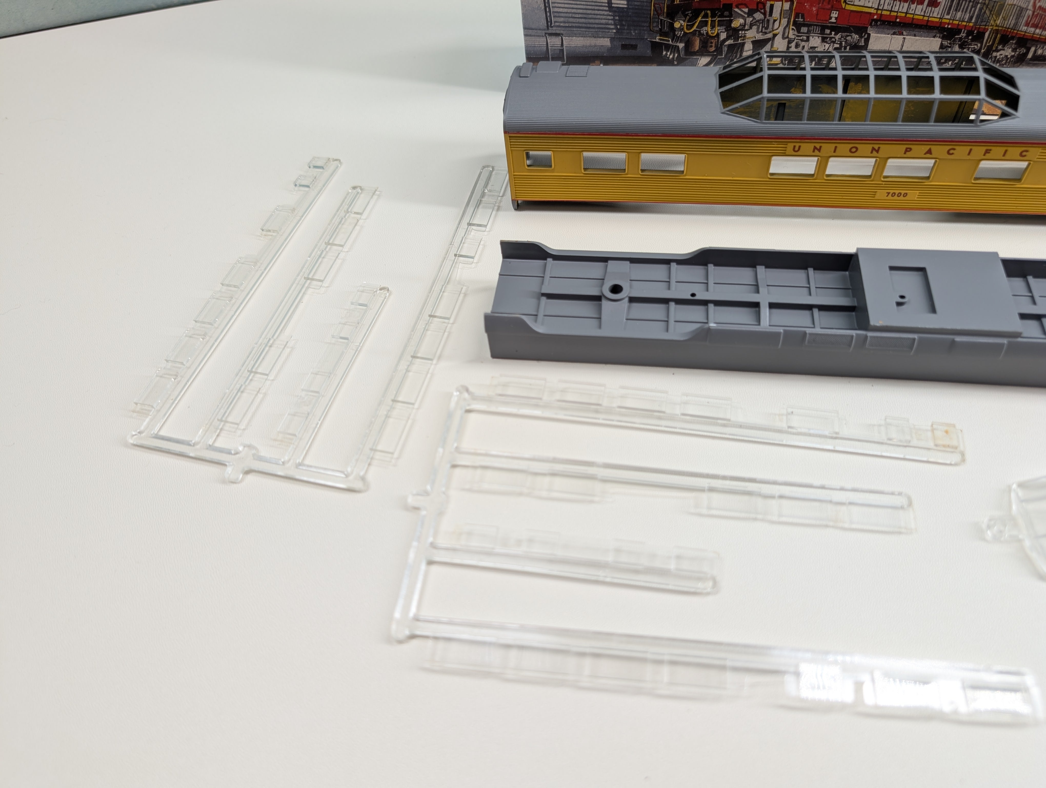 USED Athearn 2150 HO Scale SL Vista Dome Passenger Car Union Pacific #7000 KIT