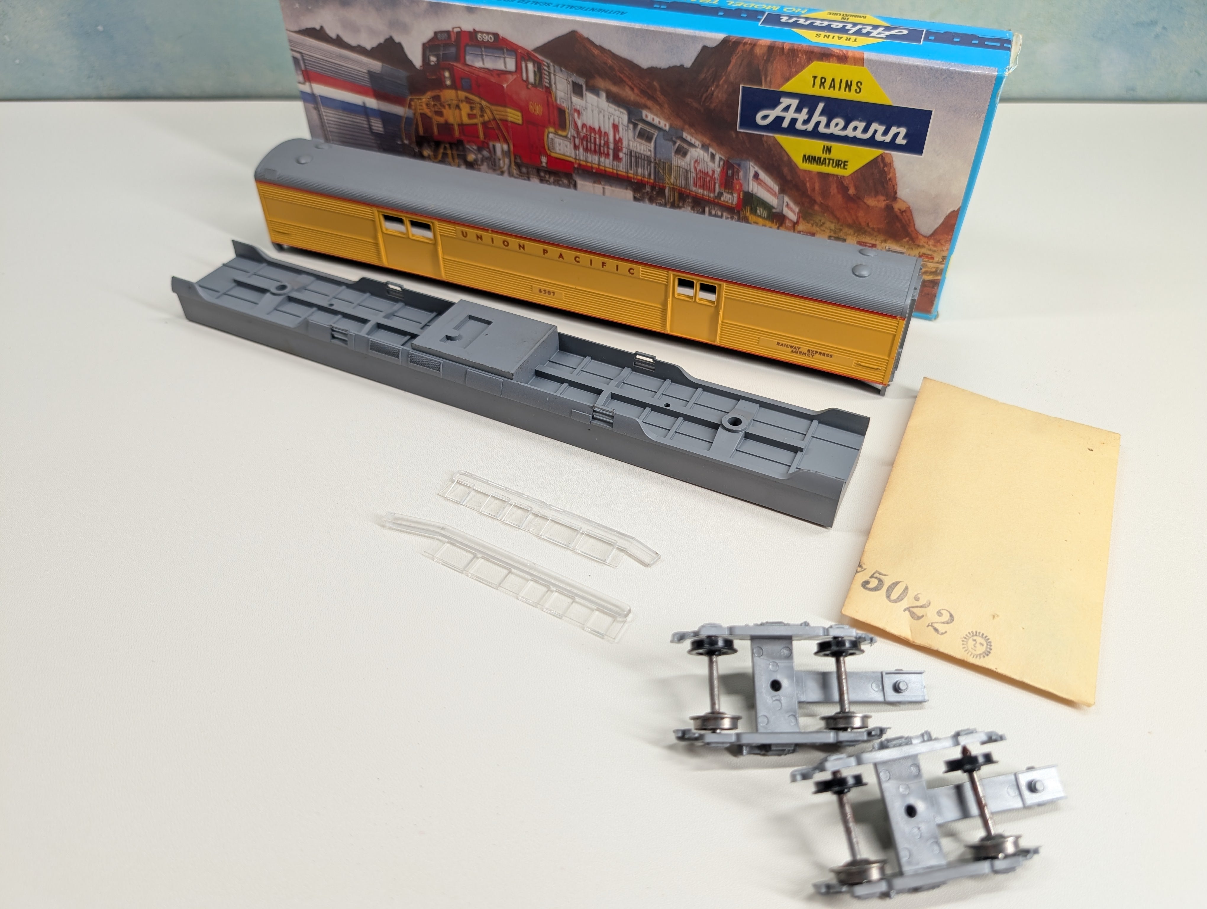 USED Athearn 2110 HO Scale SL Baggage Passenger Car Union Pacific #6307 KIT