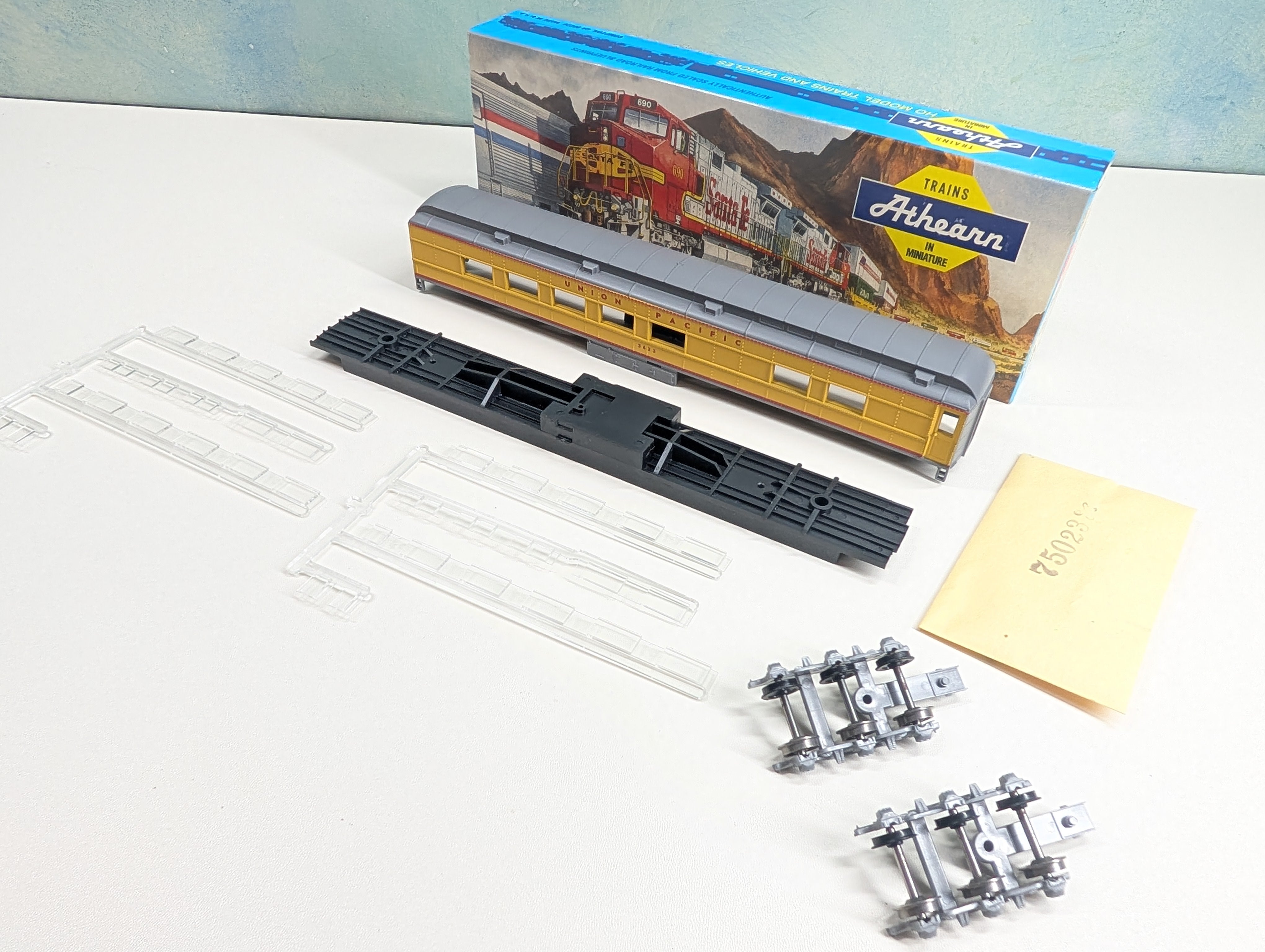 USED Athearn 2530 HO Scale STD Diner Passenger Car Union Pacific #3623 KIT