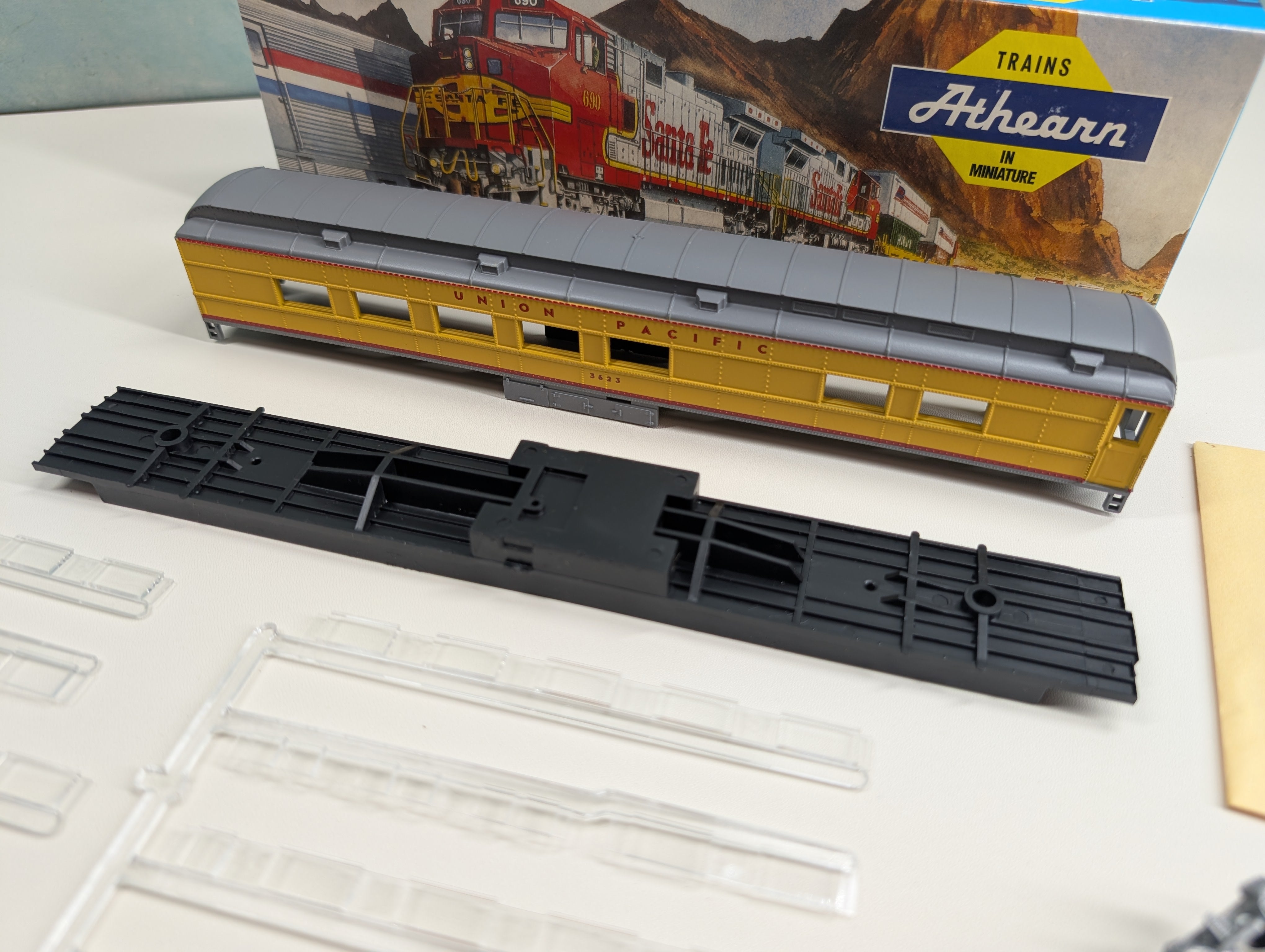 USED Athearn 2530 HO Scale STD Diner Passenger Car Union Pacific #3623 KIT