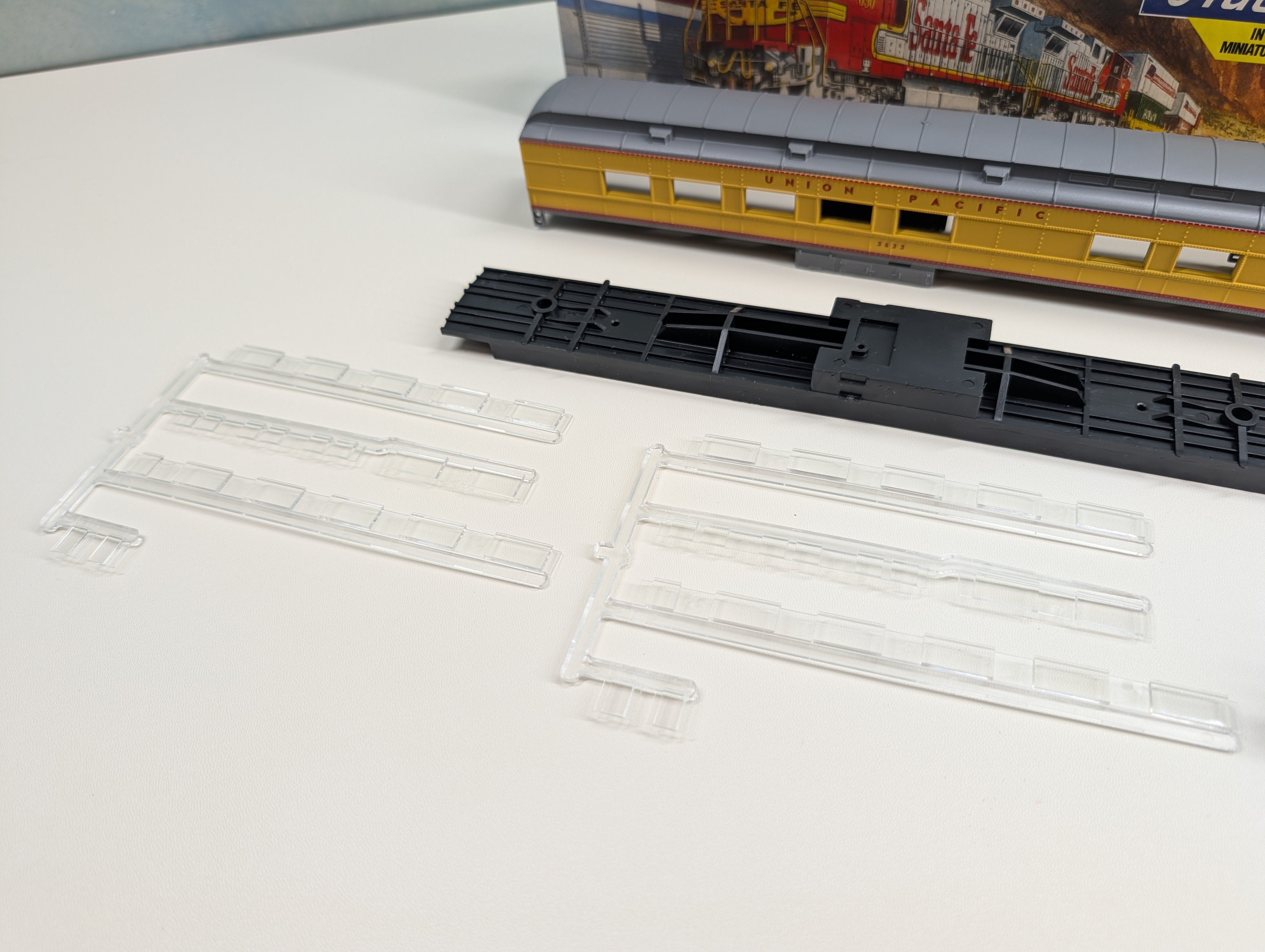 USED Athearn 2530 HO Scale STD Diner Passenger Car Union Pacific #3623 KIT