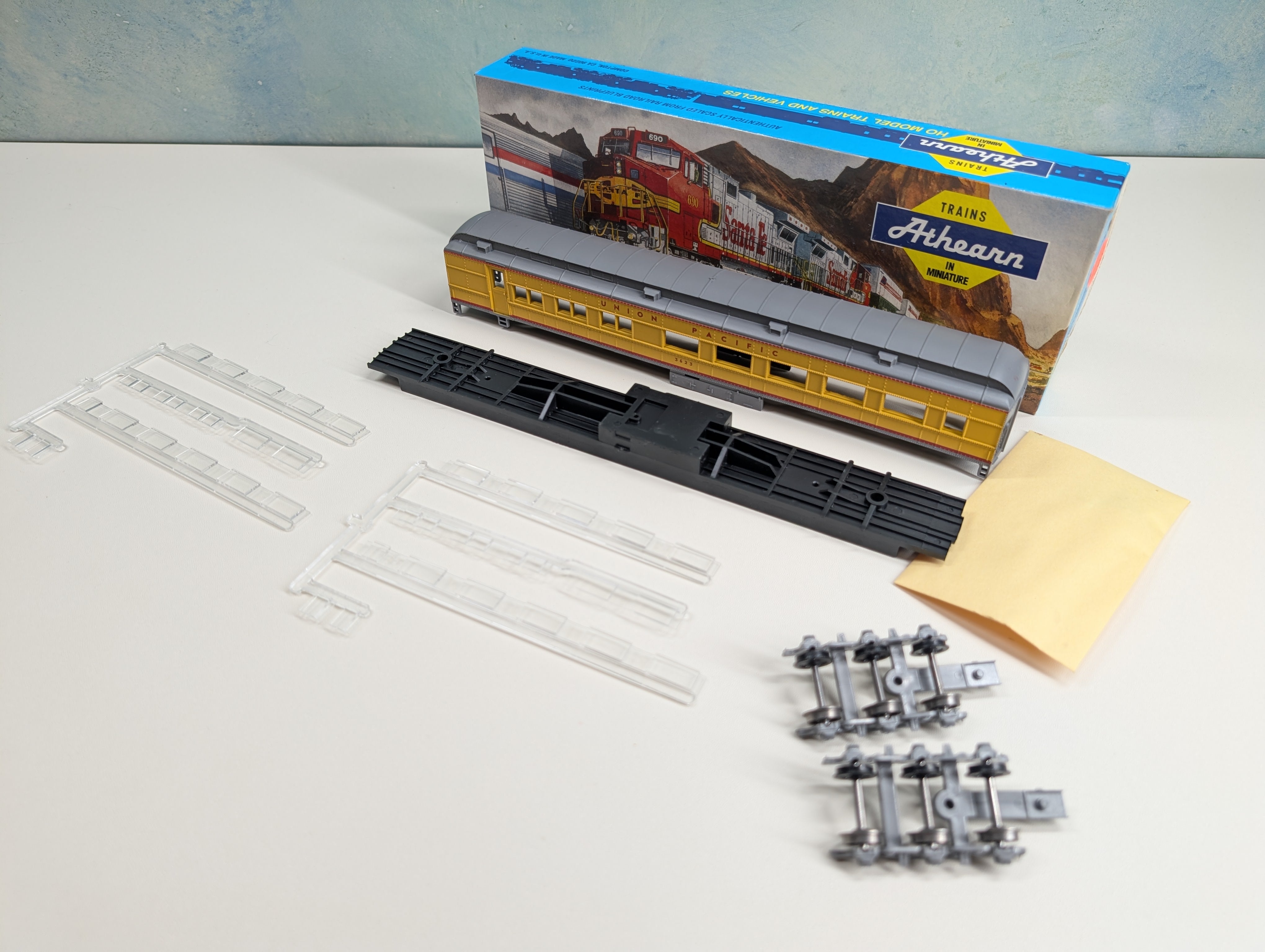 USED Athearn 2530 HO Scale STD Diner Passenger Car Union Pacific #3623 KIT