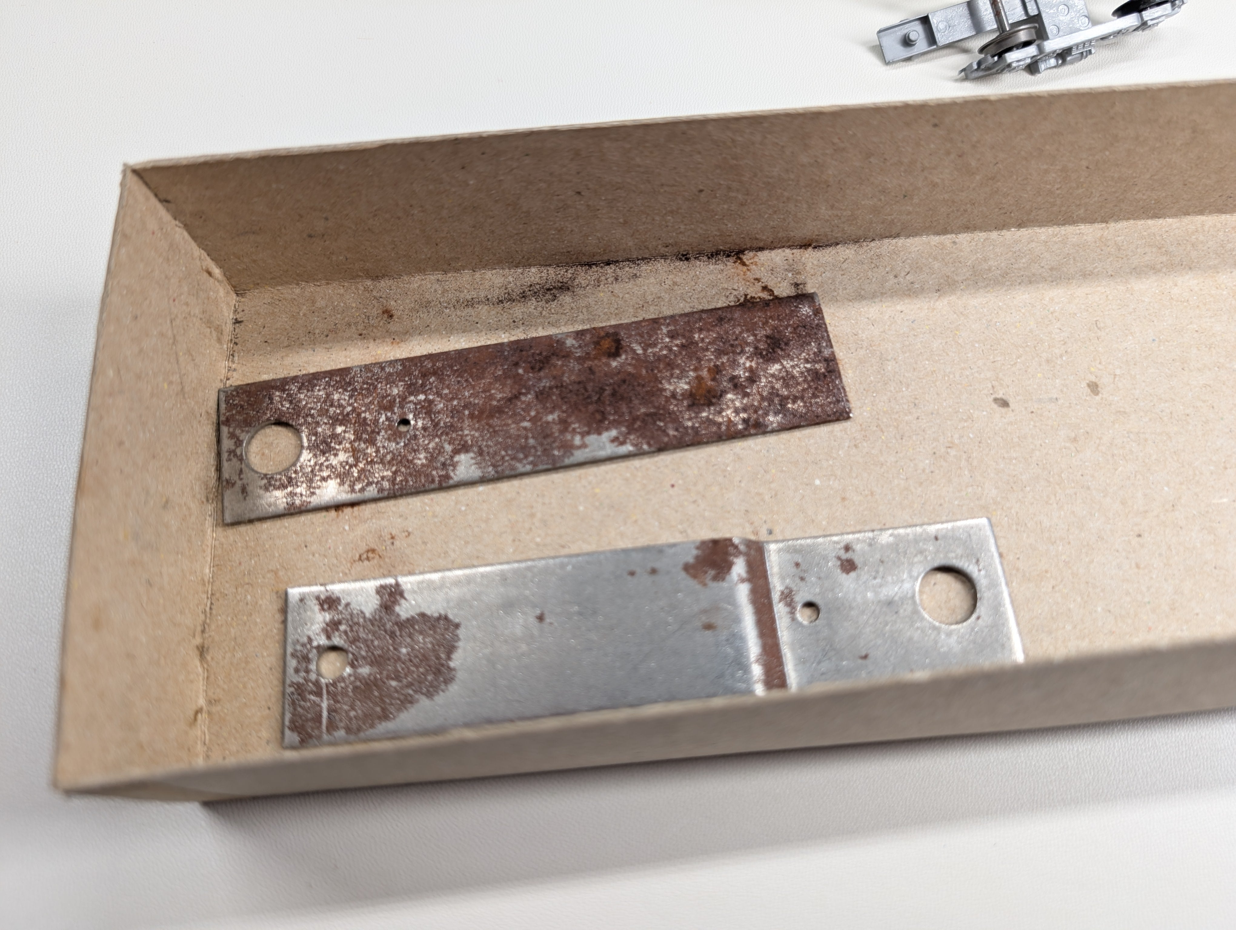 USED Athearn #5992-2 HO Scale S/L Baggage Passenger Car Milwaukee Road #1327 Bev-Bel KIT