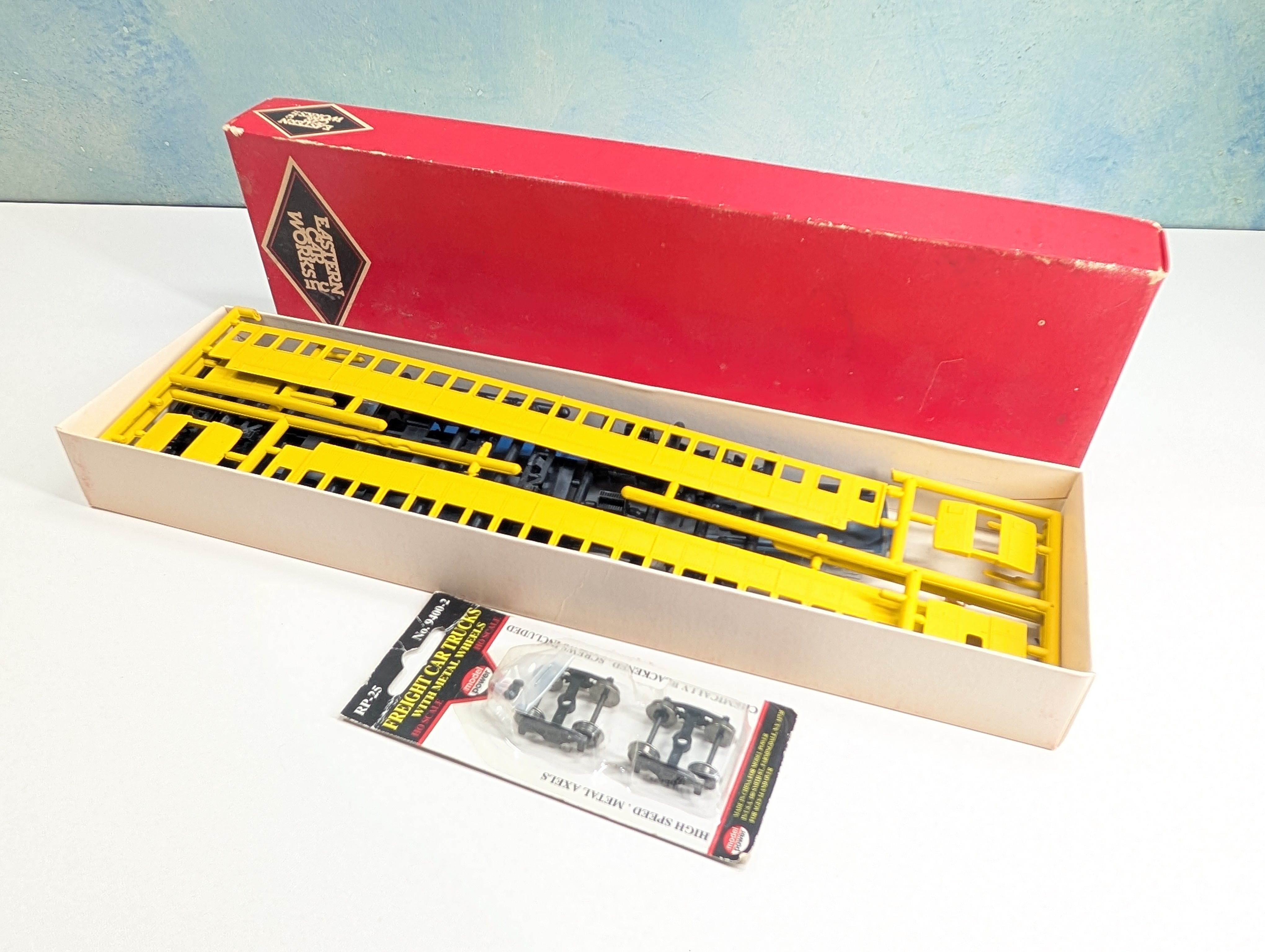 USED Eastern Car Works 1300 HO Scale Yellow Undecorated Osgood Bradley Commuter Coach Passenger Car KIT